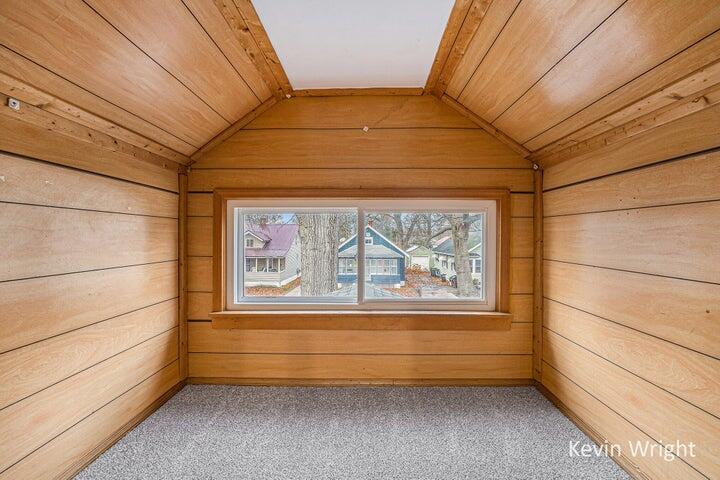 883 Emerson Avenue Muskegon MI 49442