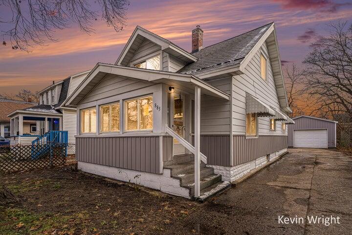 883 Emerson Avenue Muskegon MI 49442