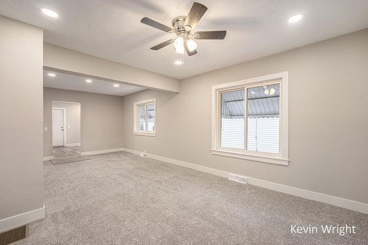 883 Emerson Avenue Muskegon MI 49442