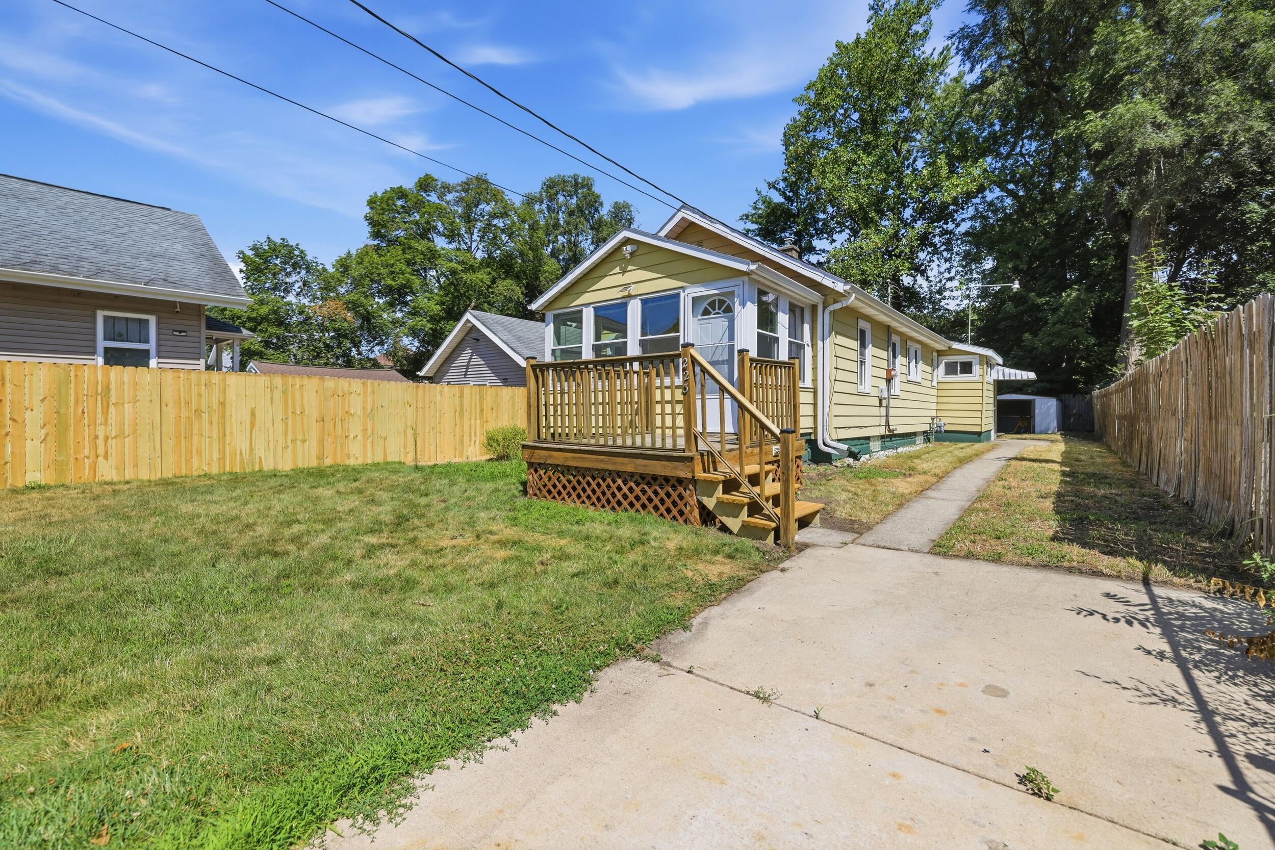 223 Quigley Boulevard SW Grand Rapids MI 49507