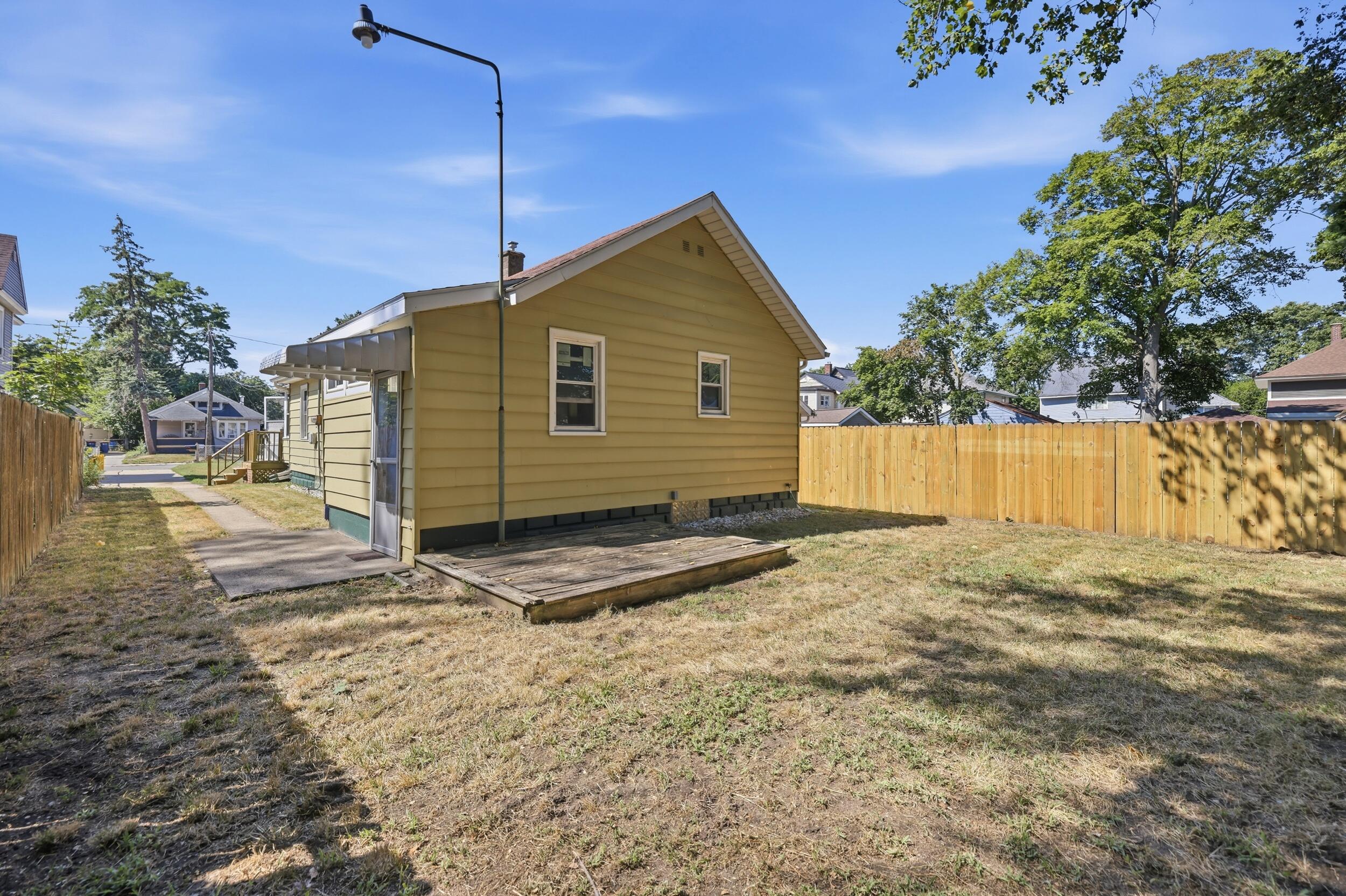 223 Quigley Boulevard SW Grand Rapids MI 49507
