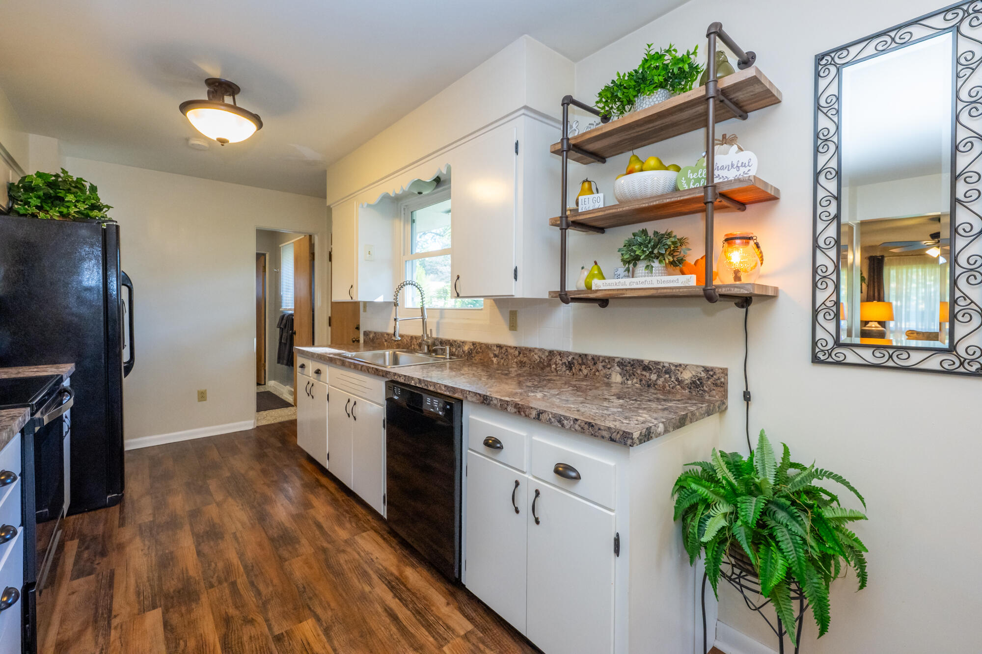 465 S West Street Coloma MI 49038