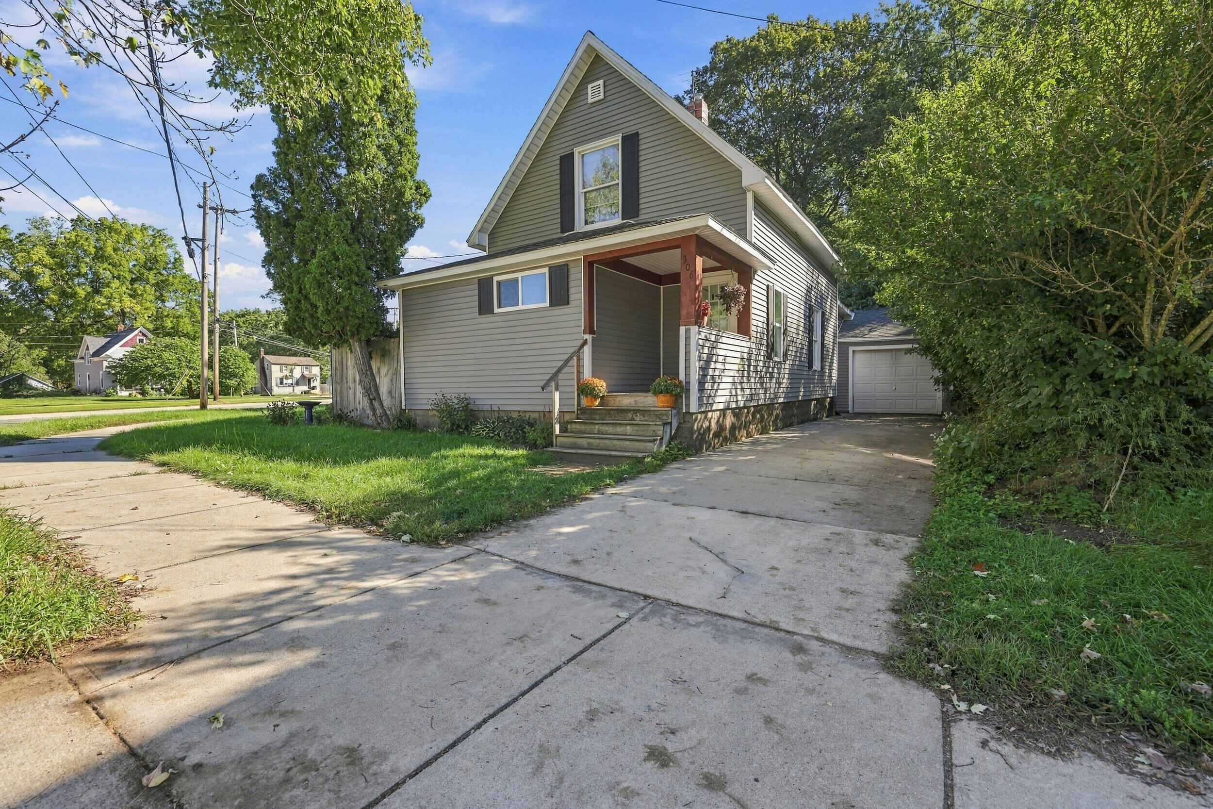 306 N Main Street Allegan MI 49010
