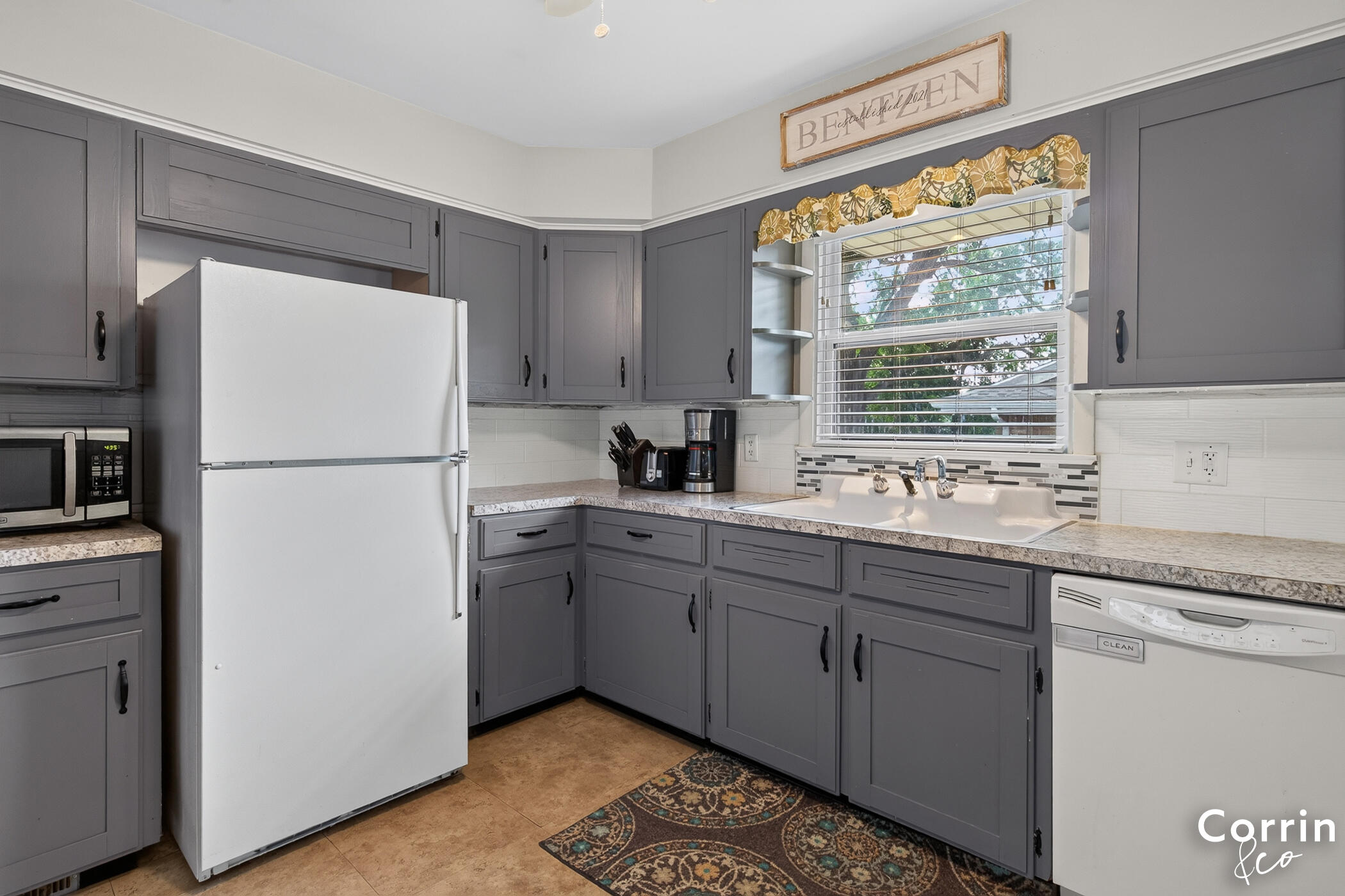 2741 Plainfield Avenue NE Grand Rapids MI 49505