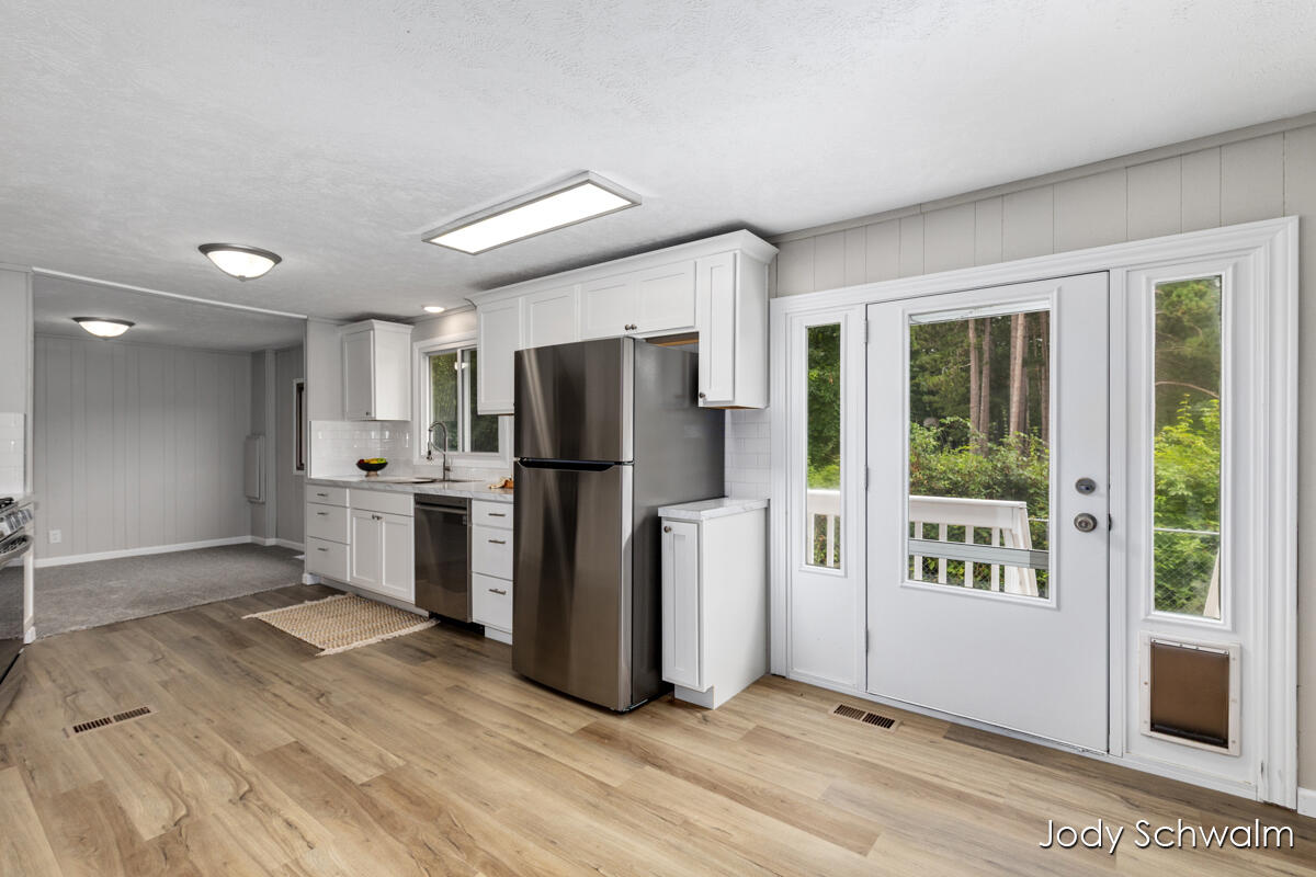 7129 Eldred Avenue NE Rockford MI 49341