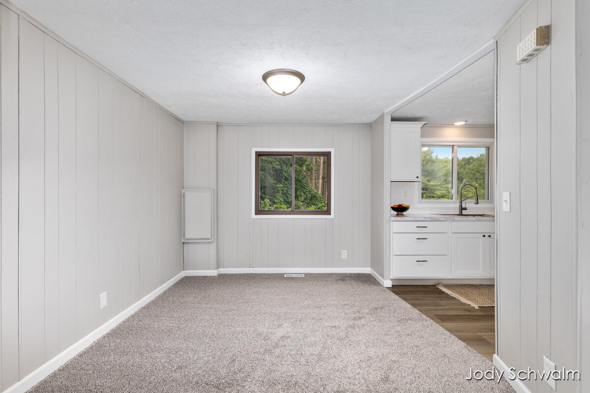 7129 Eldred Avenue NE Rockford MI 49341