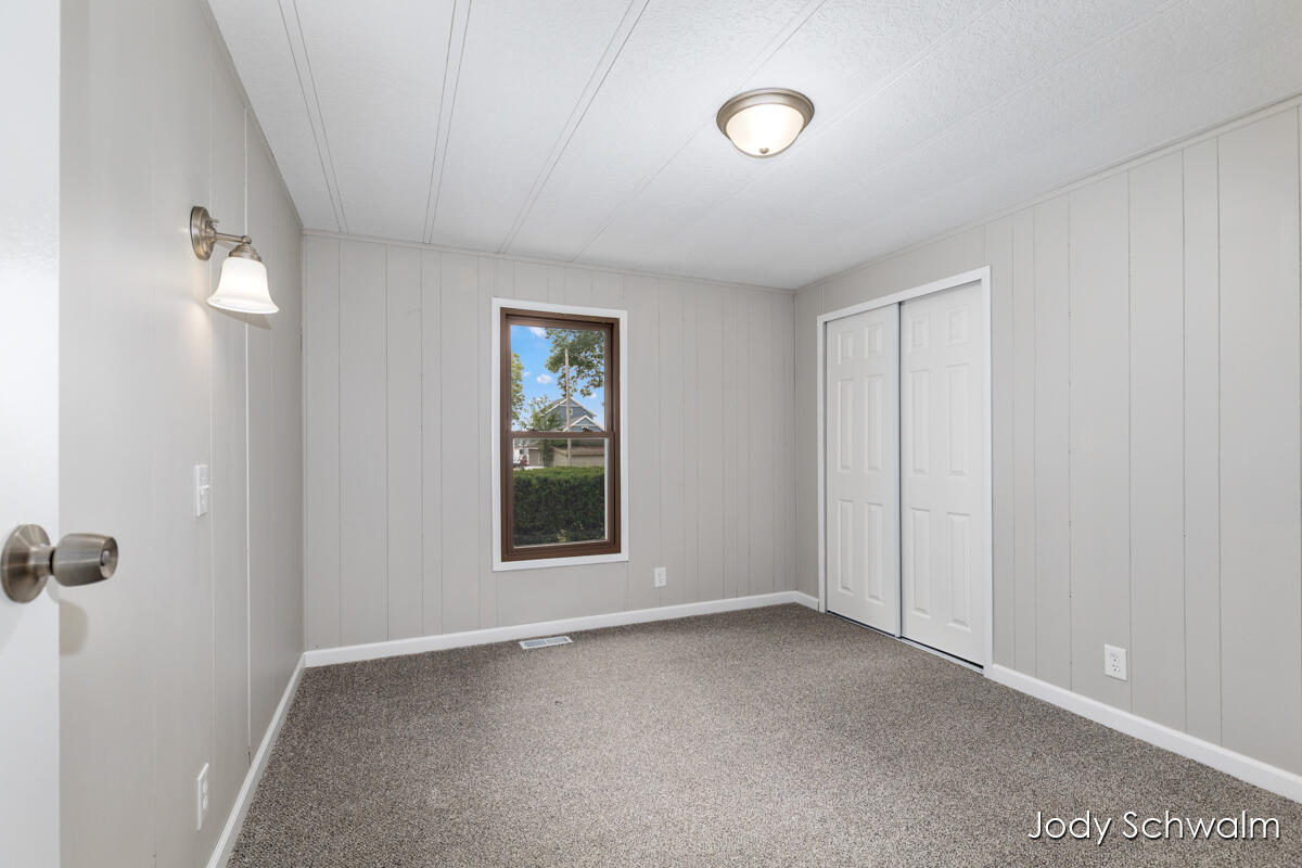 7129 Eldred Avenue NE Rockford MI 49341