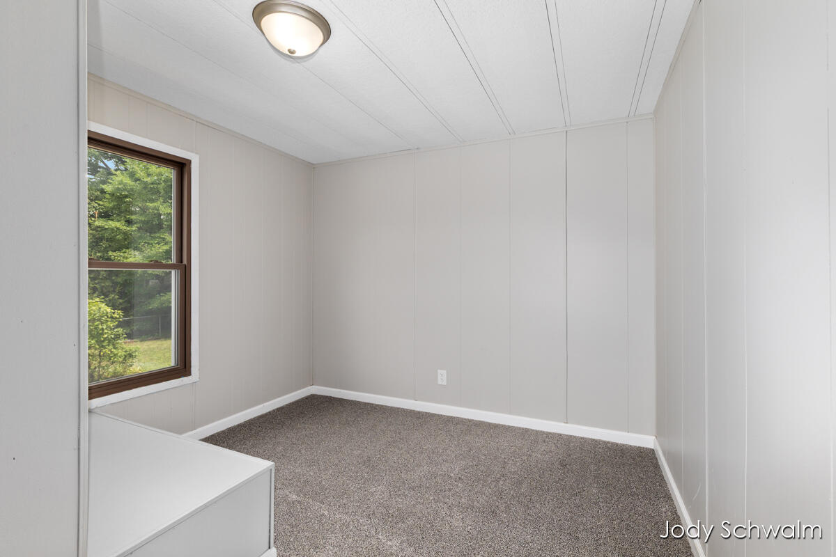 7129 Eldred Avenue NE Rockford MI 49341