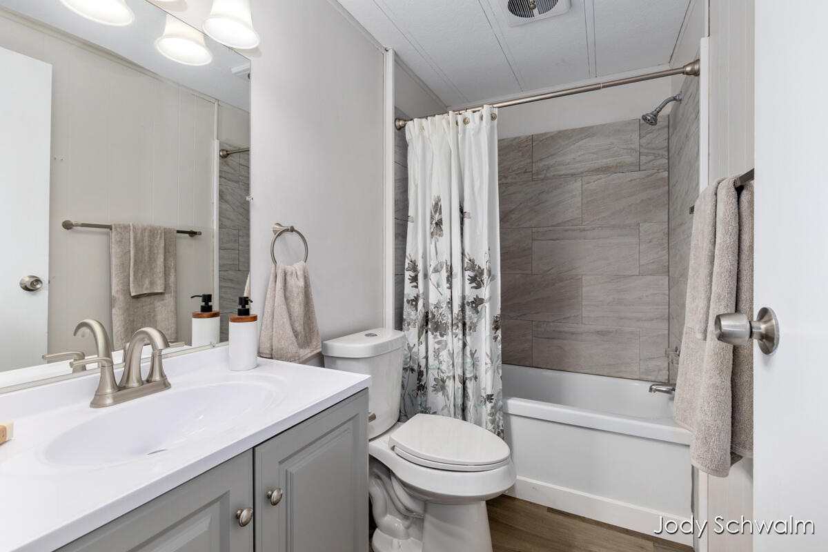 7129 Eldred Avenue NE Rockford MI 49341
