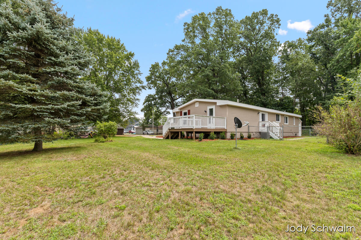 7129 Eldred Avenue NE Rockford MI 49341