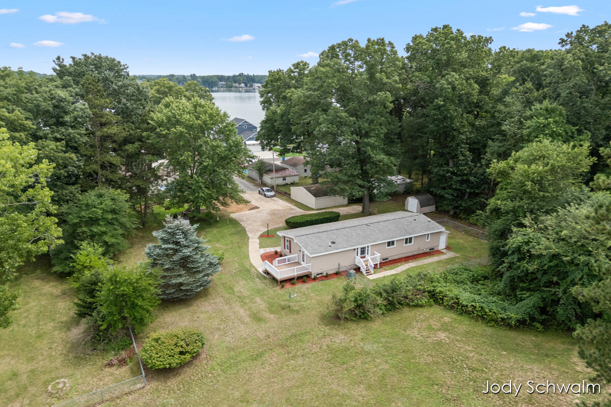 7129 Eldred Avenue NE Rockford MI 49341