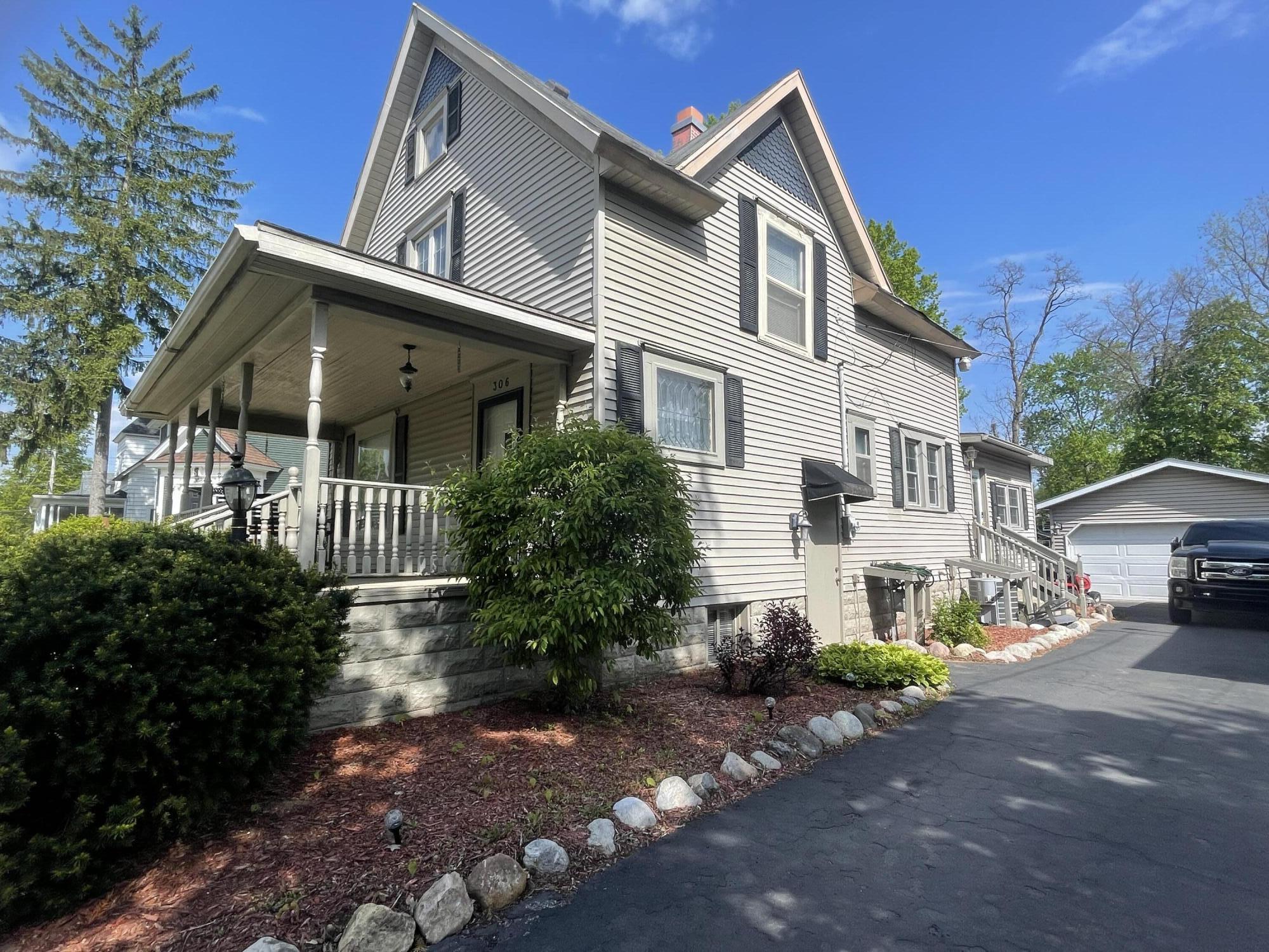 306 W Telegraph Street Dowagiac MI 49047