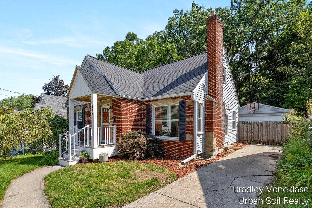 1336 Philadelphia Avenue SE Grand Rapids MI 49506