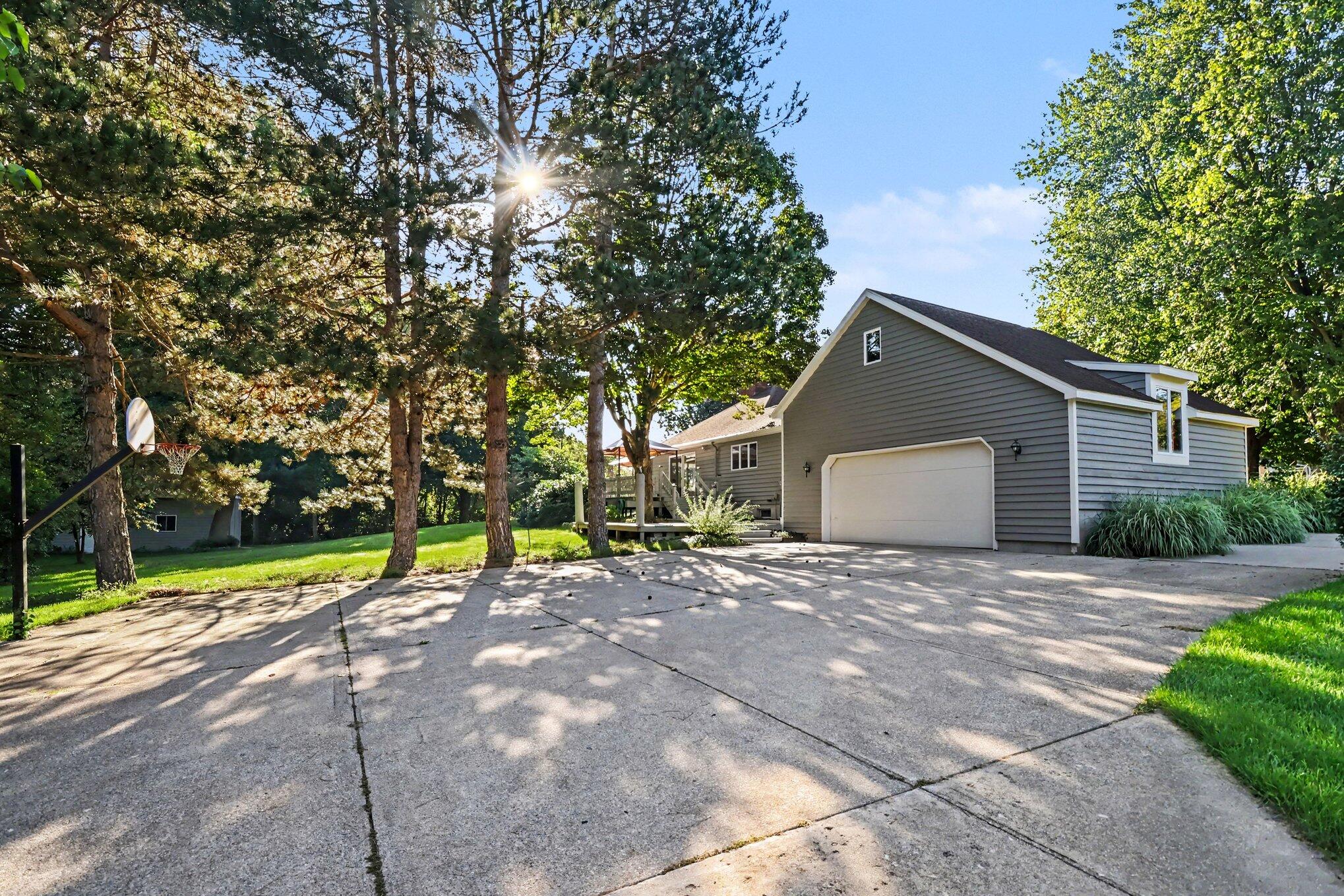 603 Beechwood Drive Allegan MI 49010
