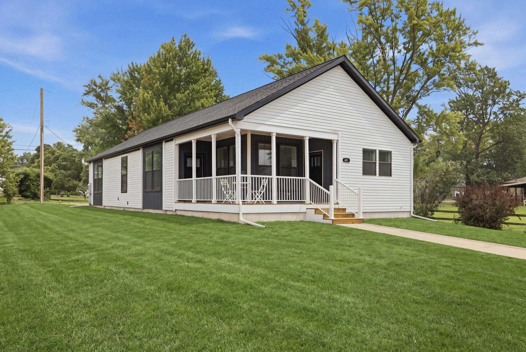 407 Sherwood Avenue Three Oaks MI 49128