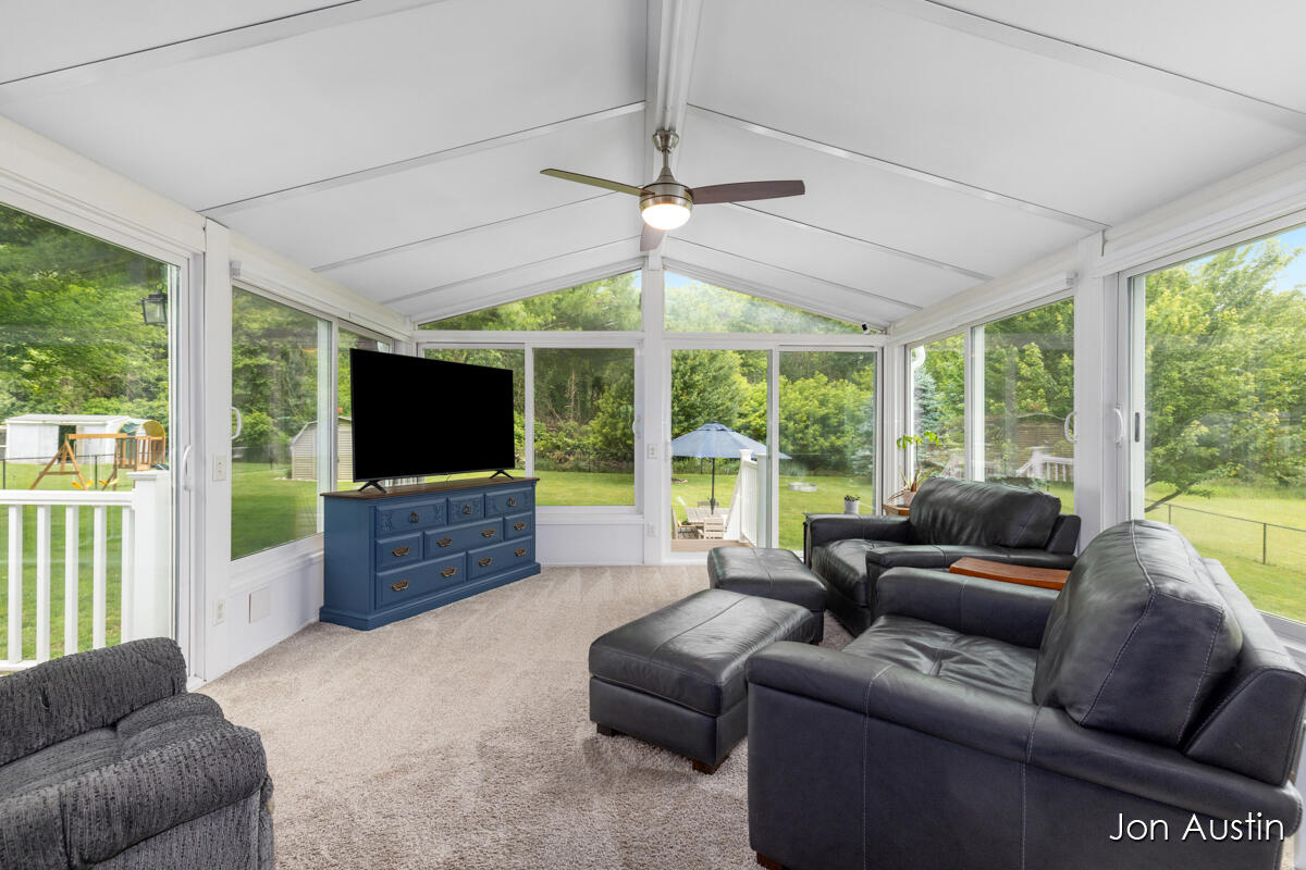 6323 Longacre Street NE Rockford MI 49341