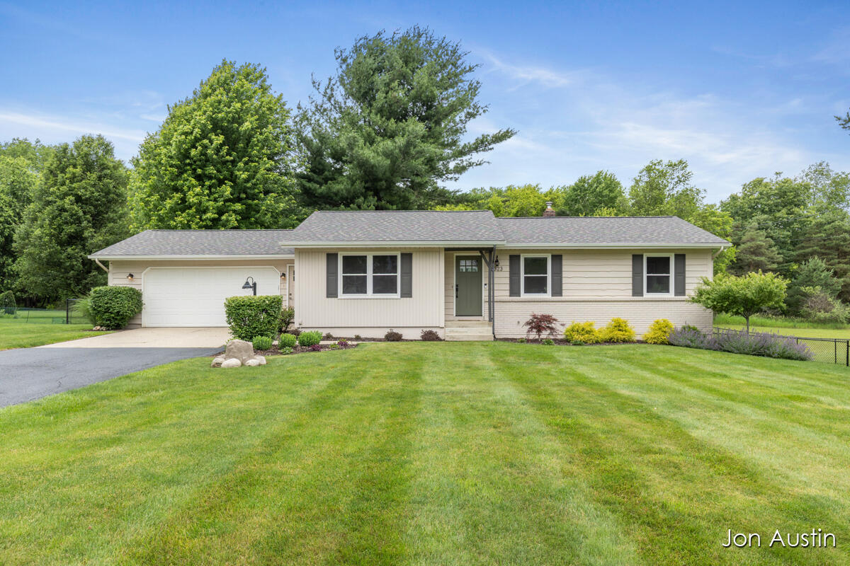 6323 Longacre Street NE Rockford MI 49341