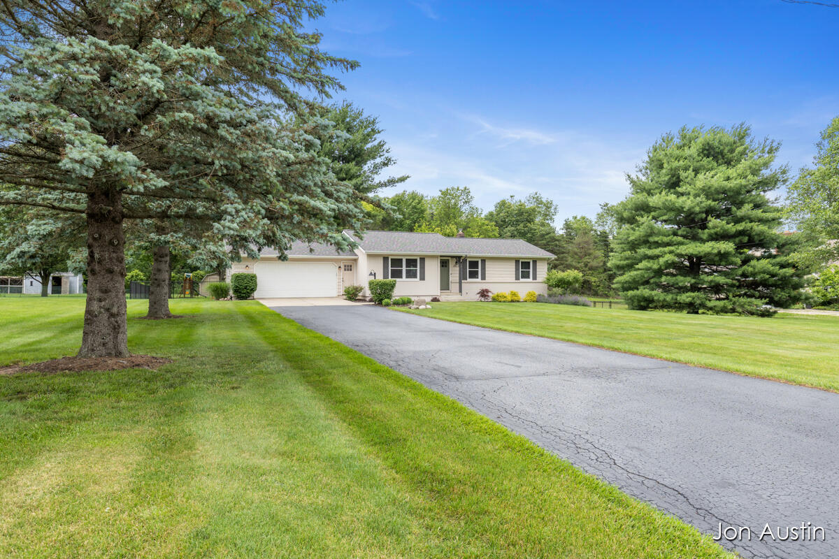6323 Longacre Street NE Rockford MI 49341