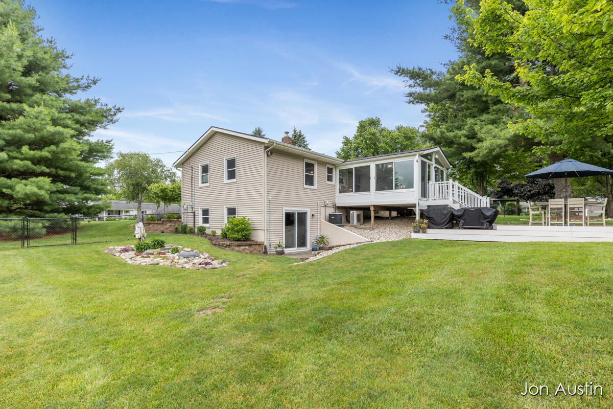 6323 Longacre Street NE Rockford MI 49341