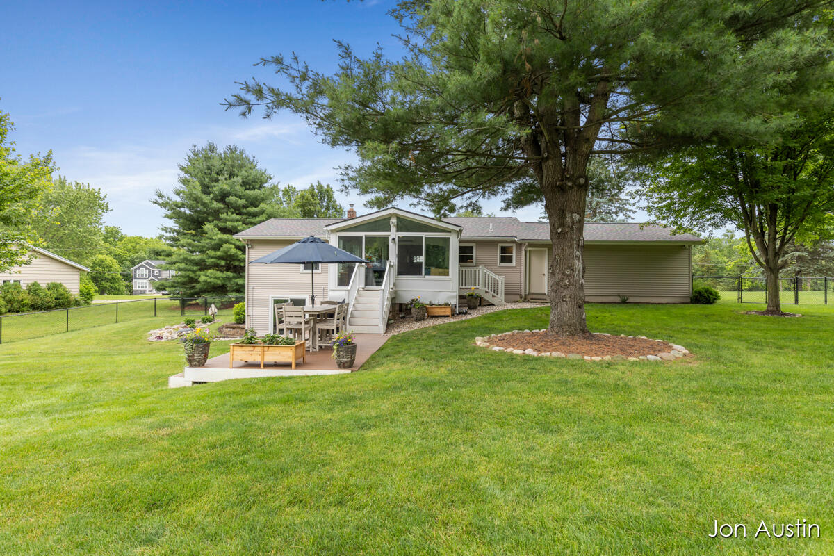 6323 Longacre Street NE Rockford MI 49341