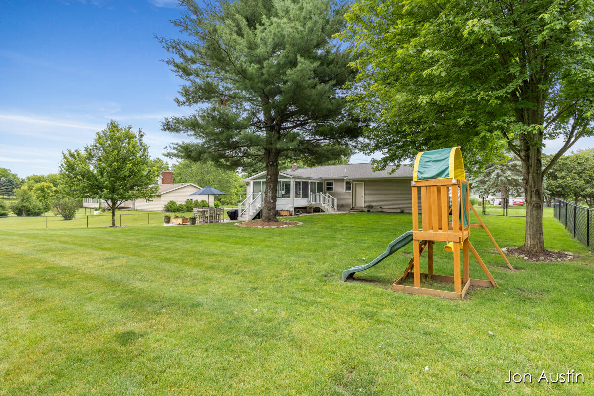 6323 Longacre Street NE Rockford MI 49341
