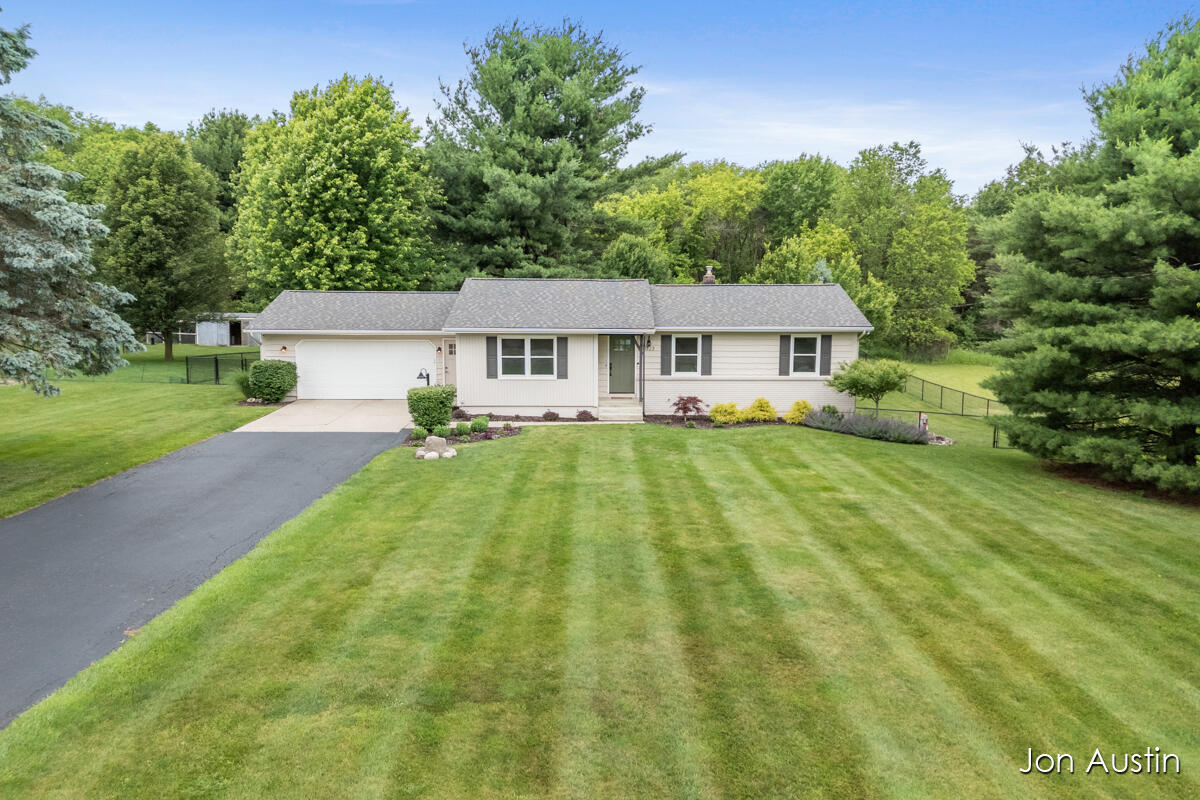 6323 Longacre Street NE Rockford MI 49341