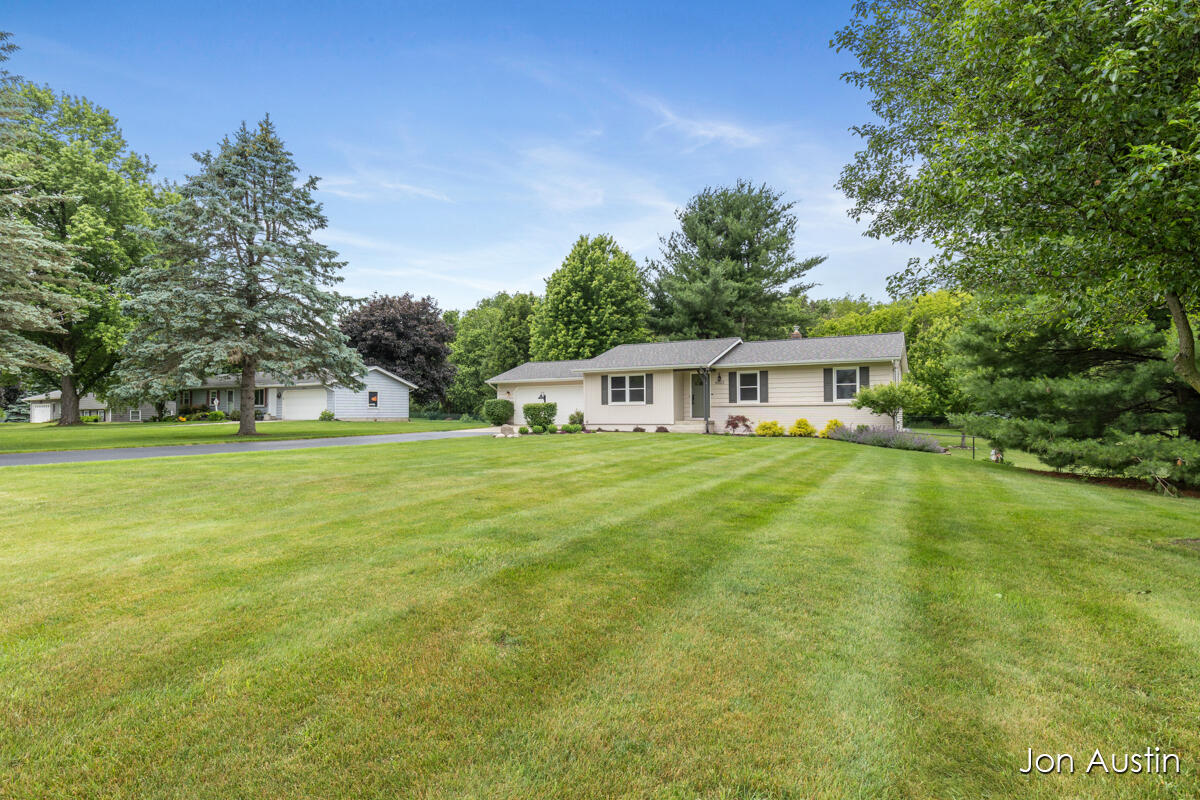 6323 Longacre Street NE Rockford MI 49341