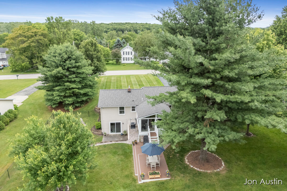 6323 Longacre Street NE Rockford MI 49341