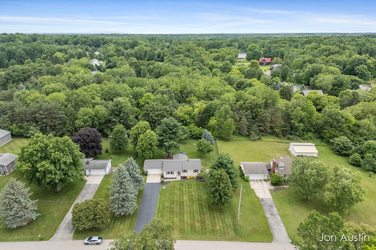 6323 Longacre Street NE Rockford MI 49341