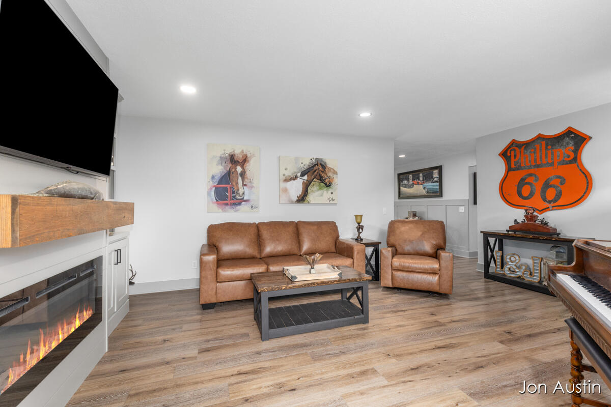6323 Longacre Street NE Rockford MI 49341