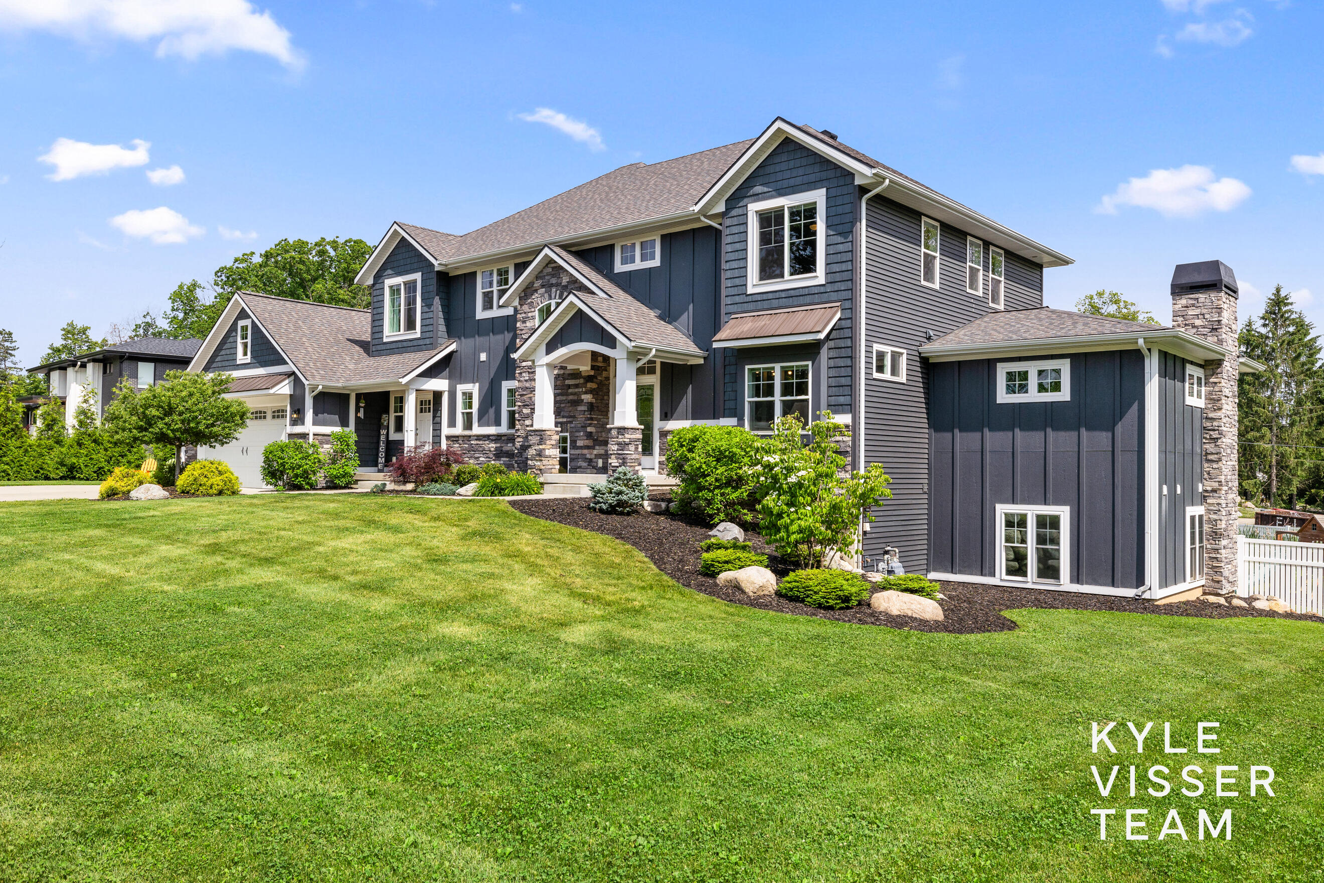69 Lakeside Drive SE Grand Rapids MI 49506