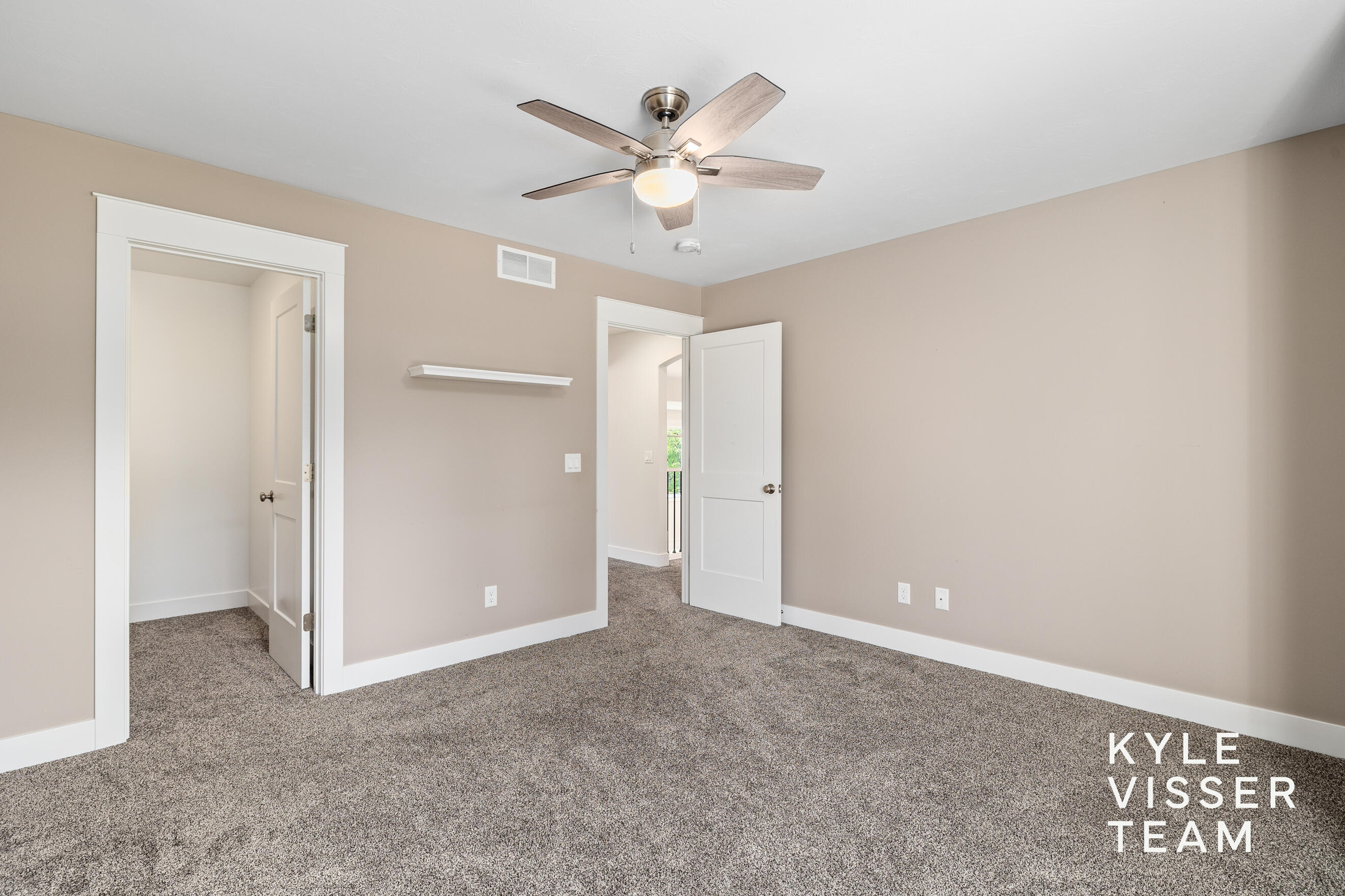 69 Lakeside Drive SE Grand Rapids MI 49506