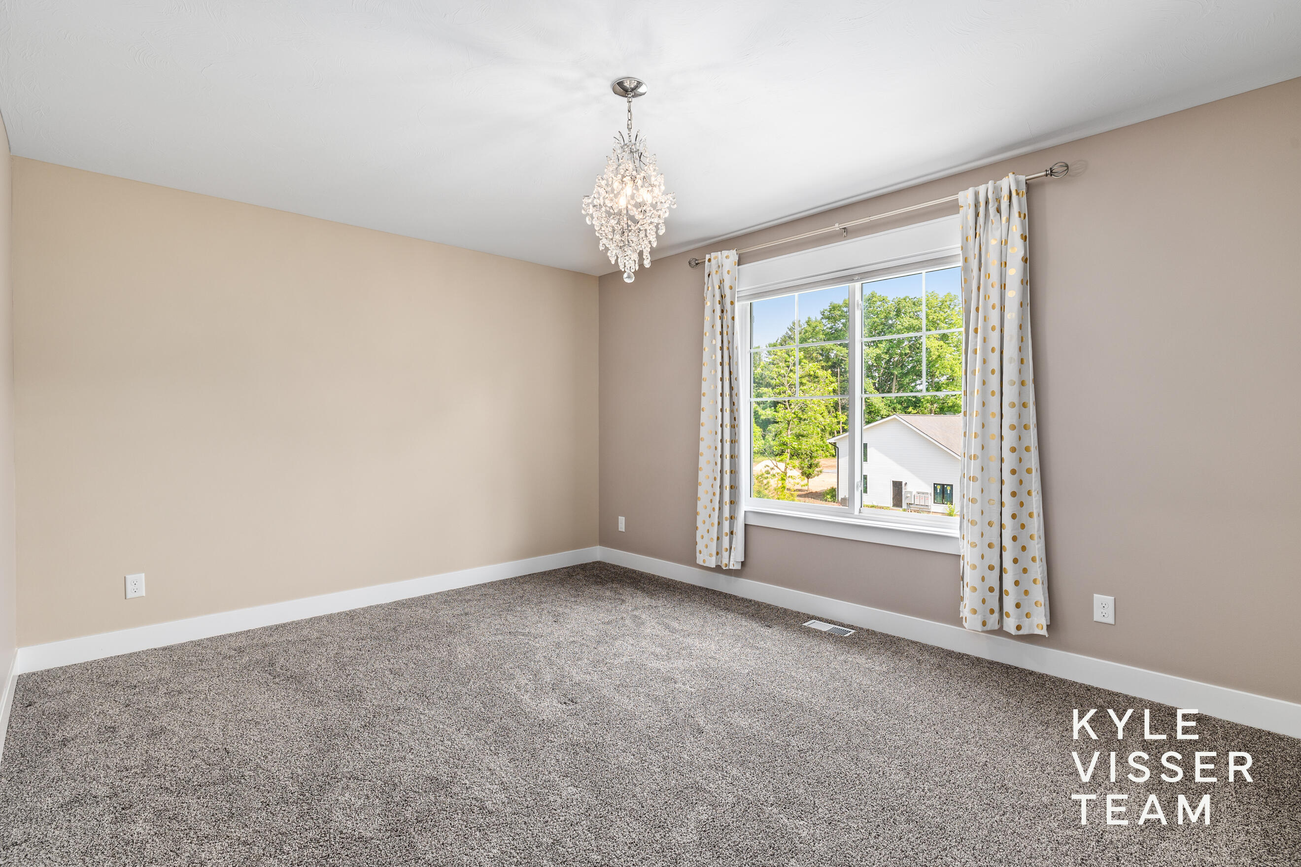 69 Lakeside Drive SE Grand Rapids MI 49506