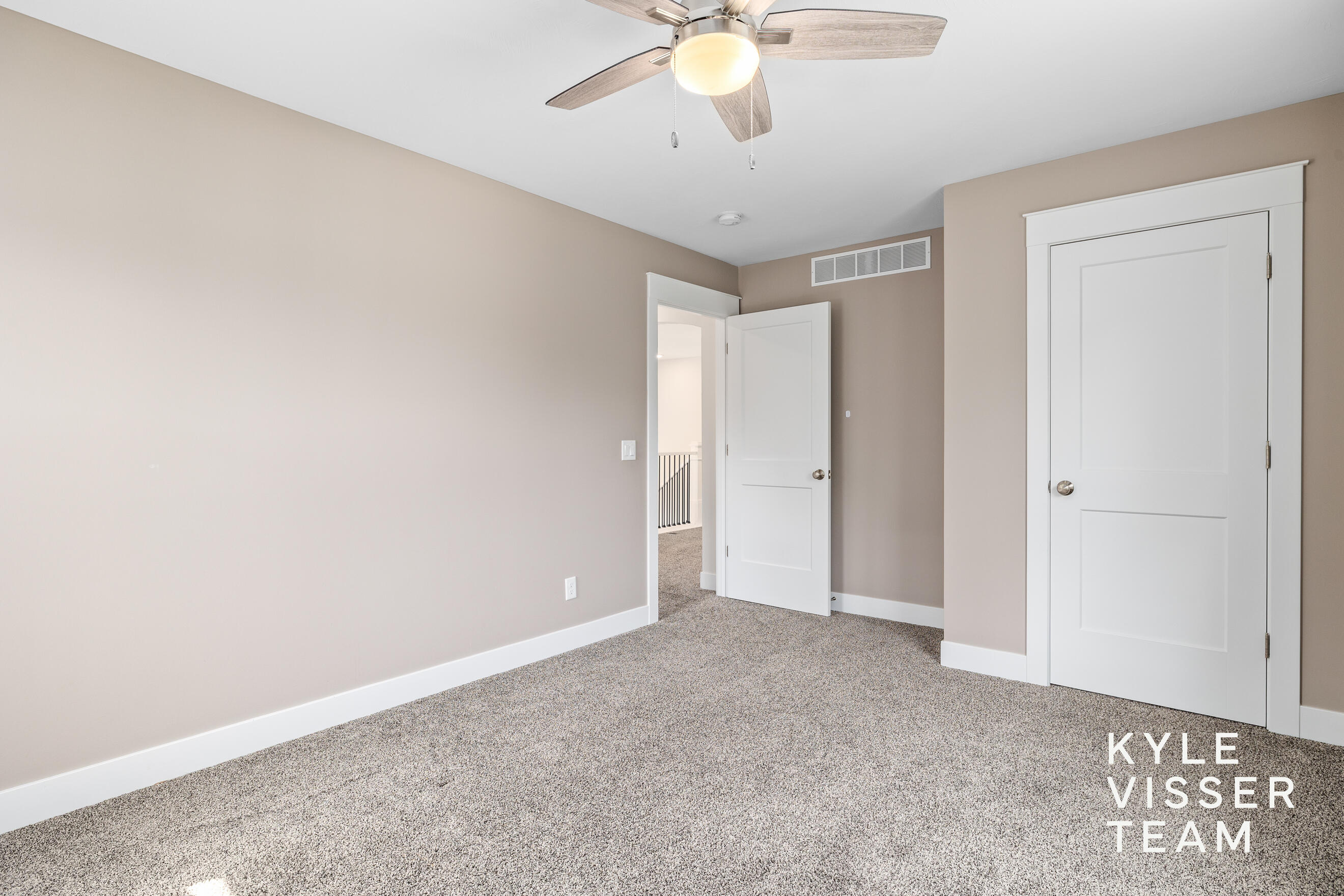 69 Lakeside Drive SE Grand Rapids MI 49506