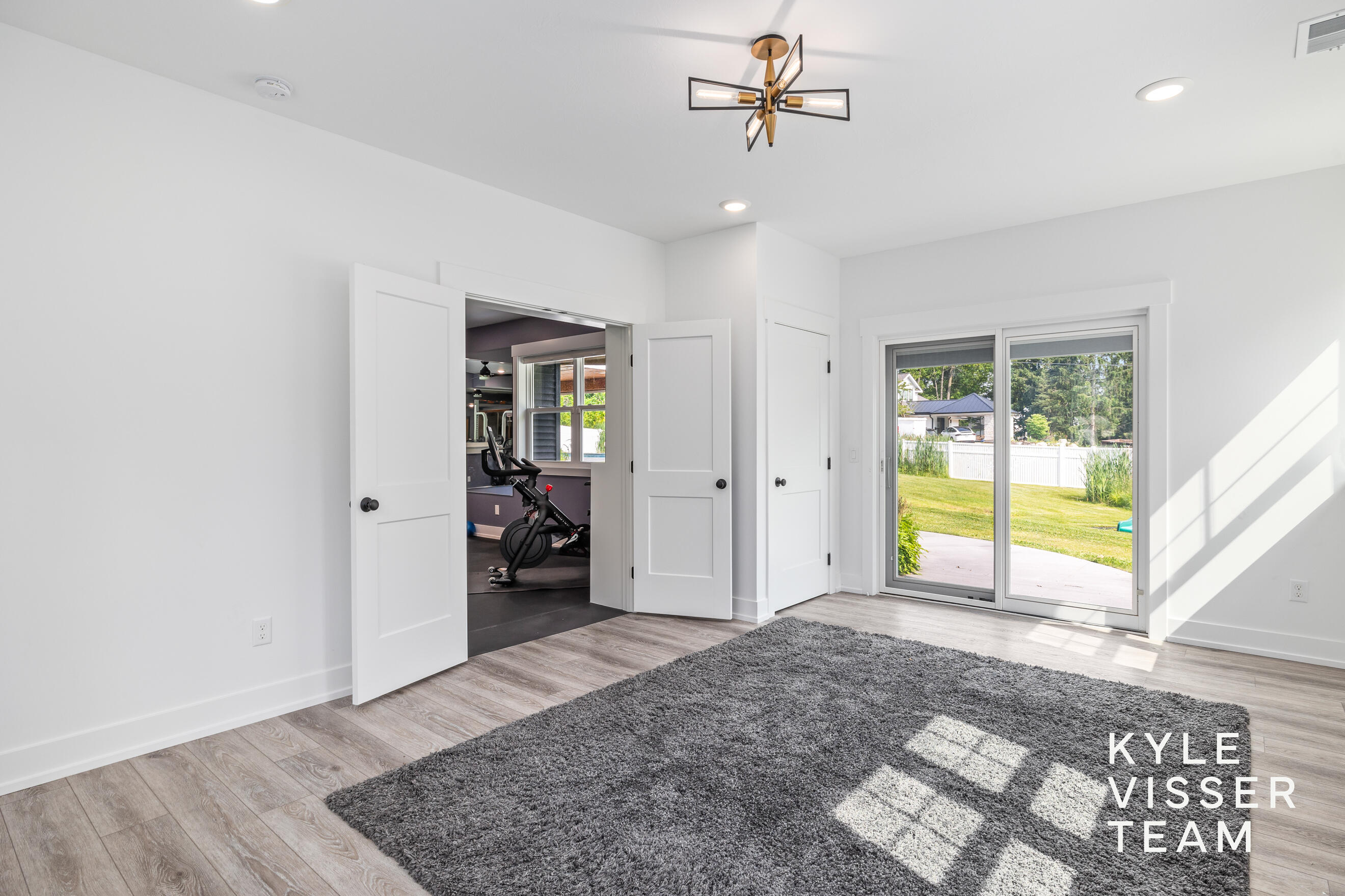 69 Lakeside Drive SE Grand Rapids MI 49506