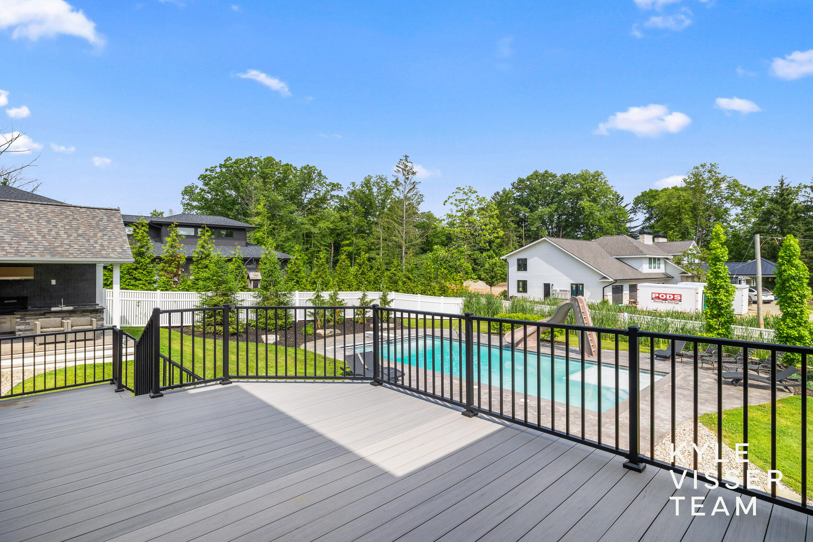 69 Lakeside Drive SE Grand Rapids MI 49506
