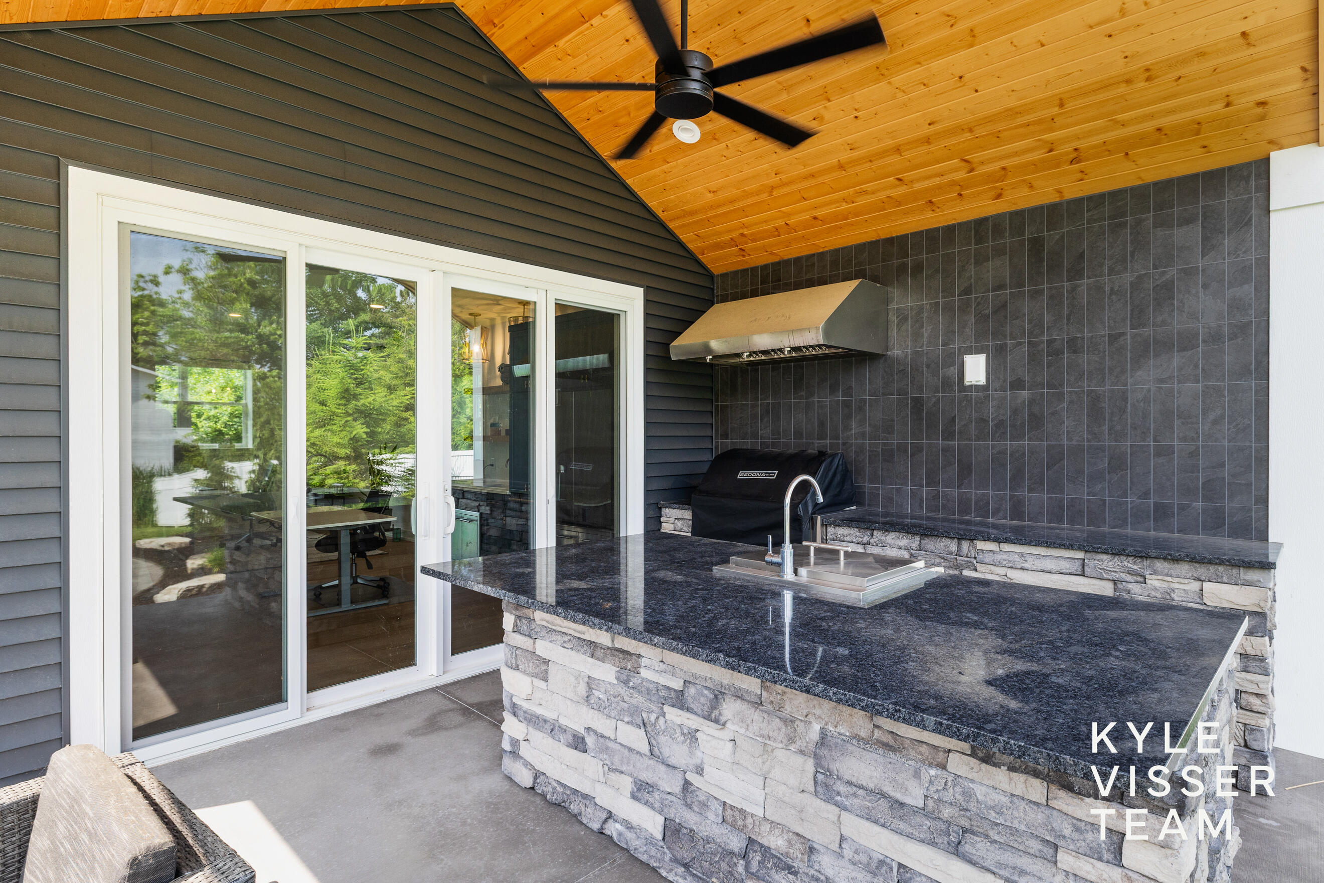 69 Lakeside Drive SE Grand Rapids MI 49506