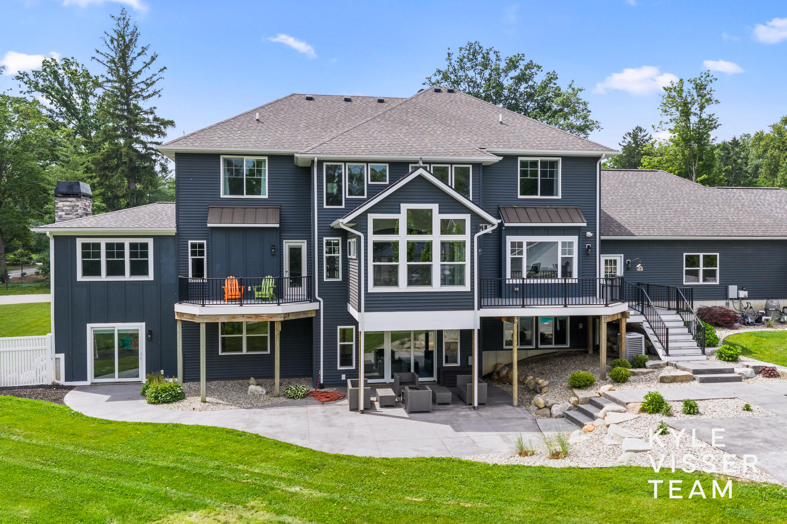 69 Lakeside Drive SE Grand Rapids MI 49506
