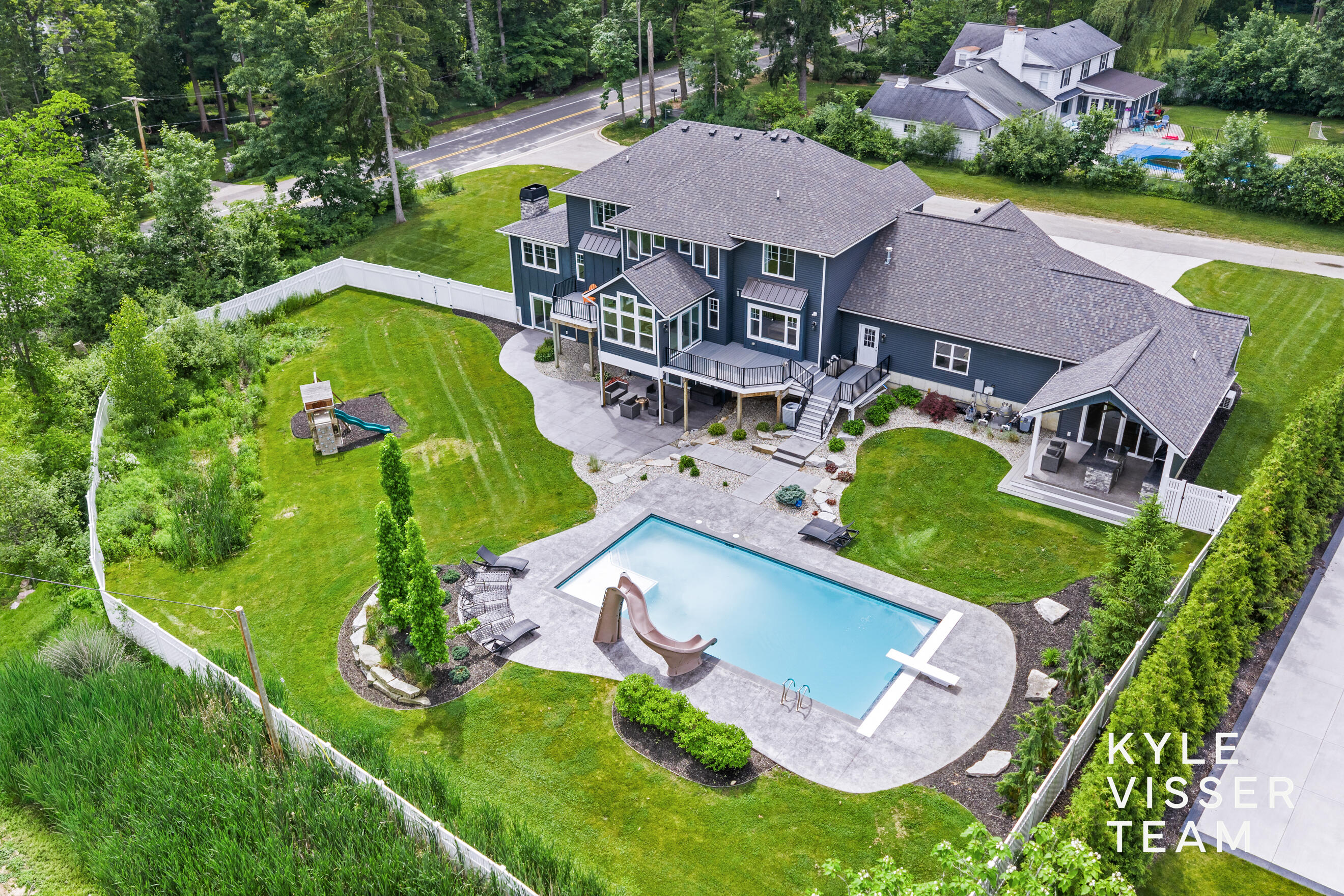 69 Lakeside Drive SE Grand Rapids MI 49506
