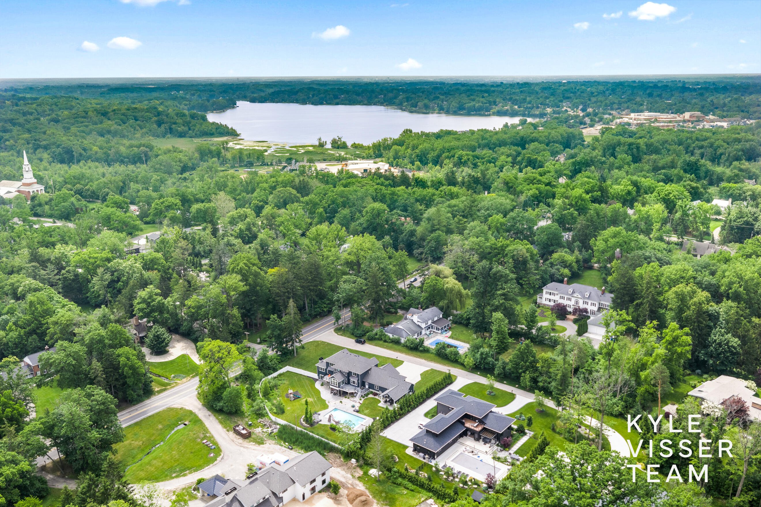 69 Lakeside Drive SE Grand Rapids MI 49506