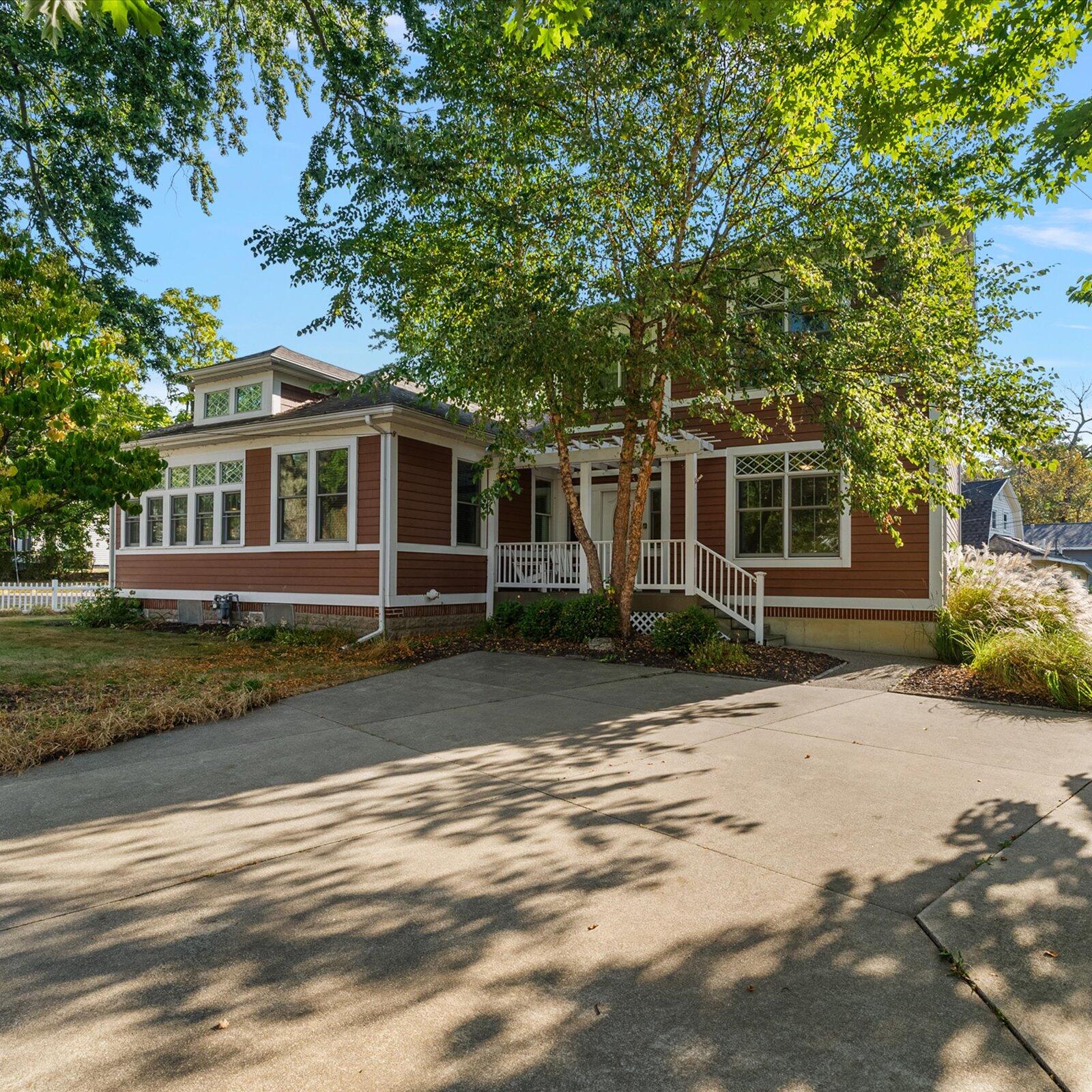 202 Oak Street South Haven MI 49090