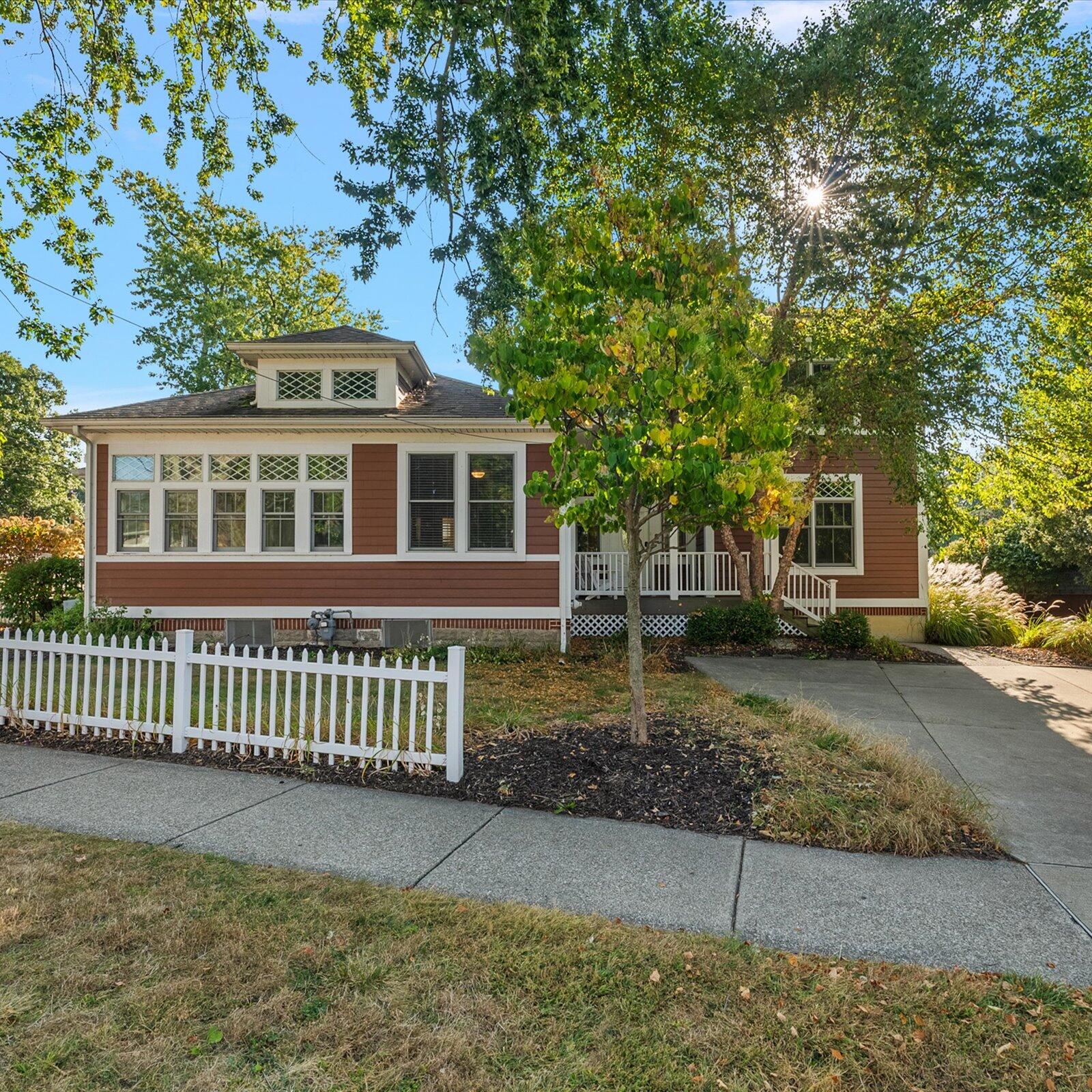 202 Oak Street South Haven MI 49090