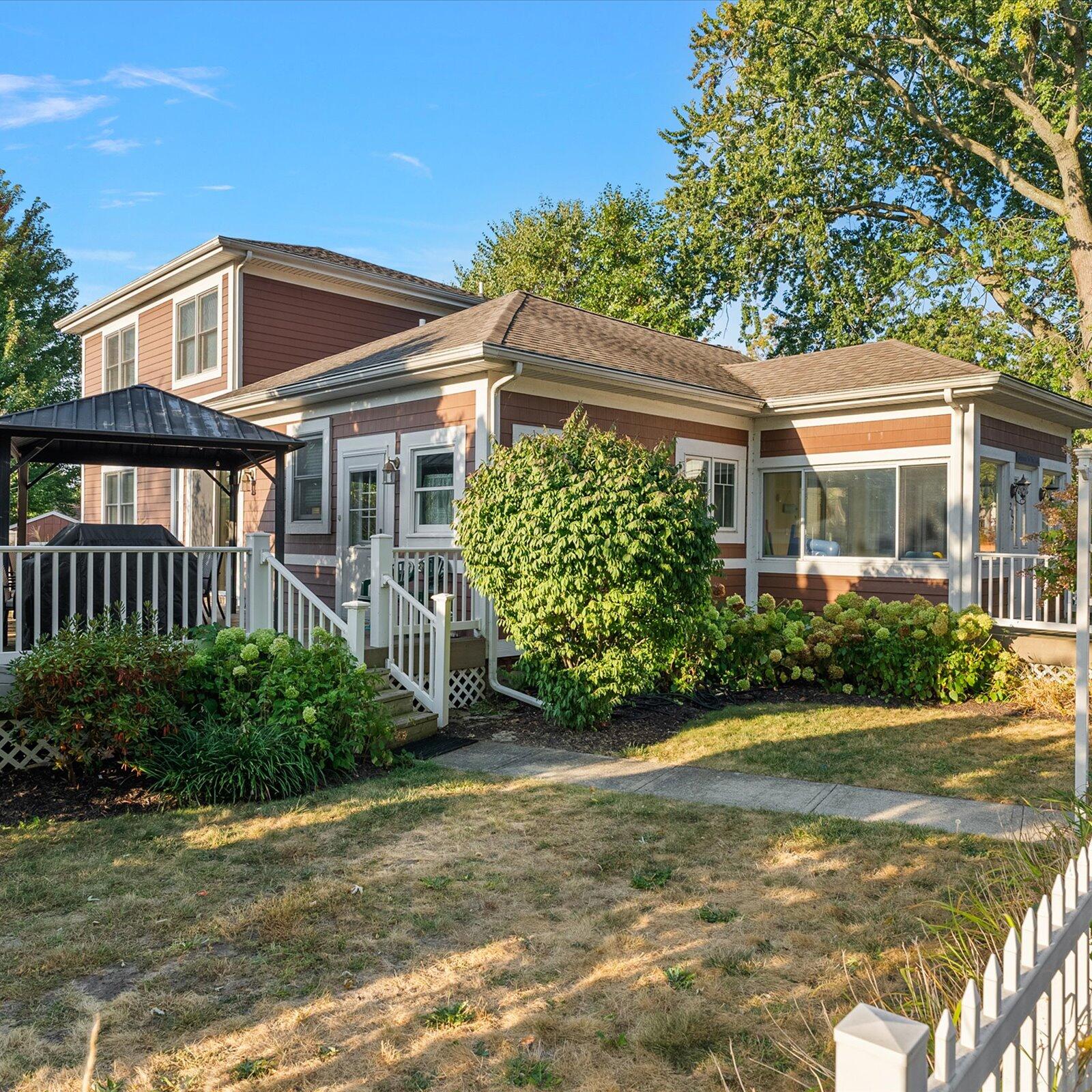 202 Oak Street South Haven MI 49090