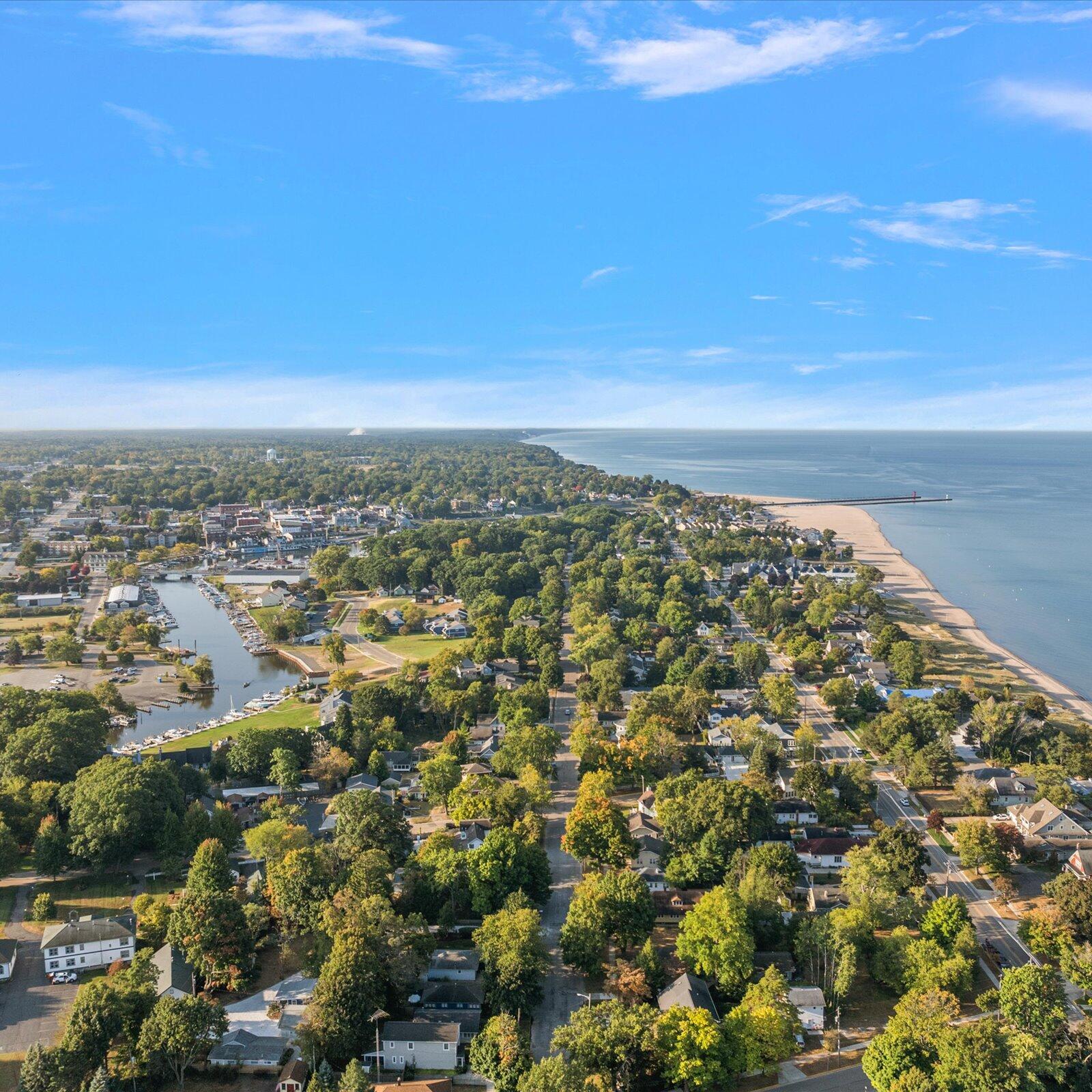 202 Oak Street South Haven MI 49090