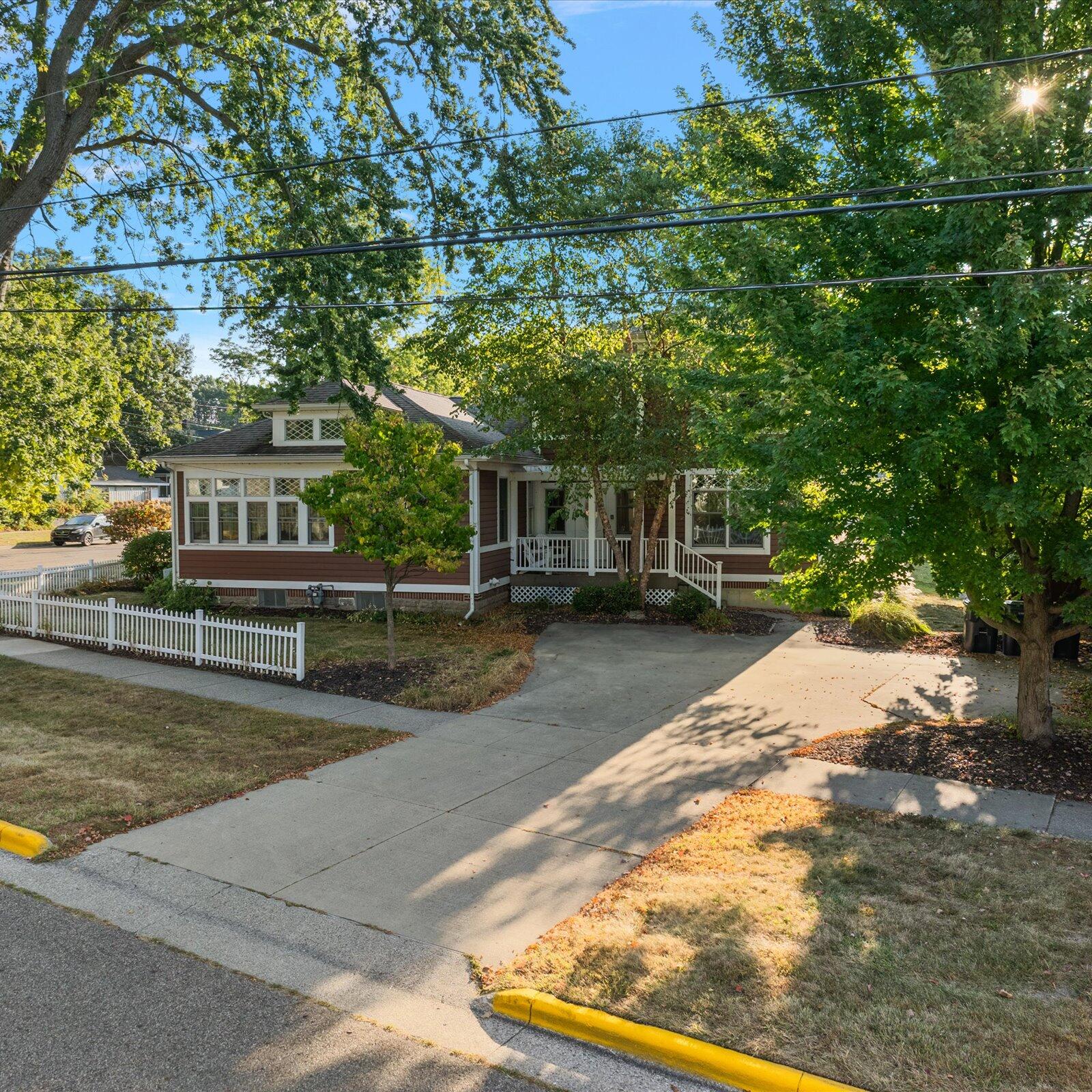 202 Oak Street South Haven MI 49090