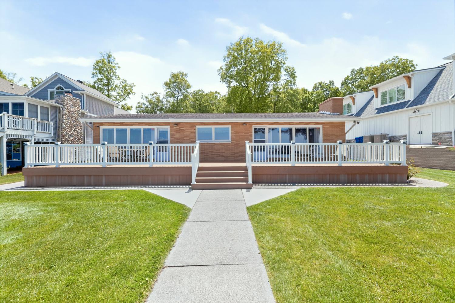 20518 Diamond Shores Drive Cassopolis MI 49031