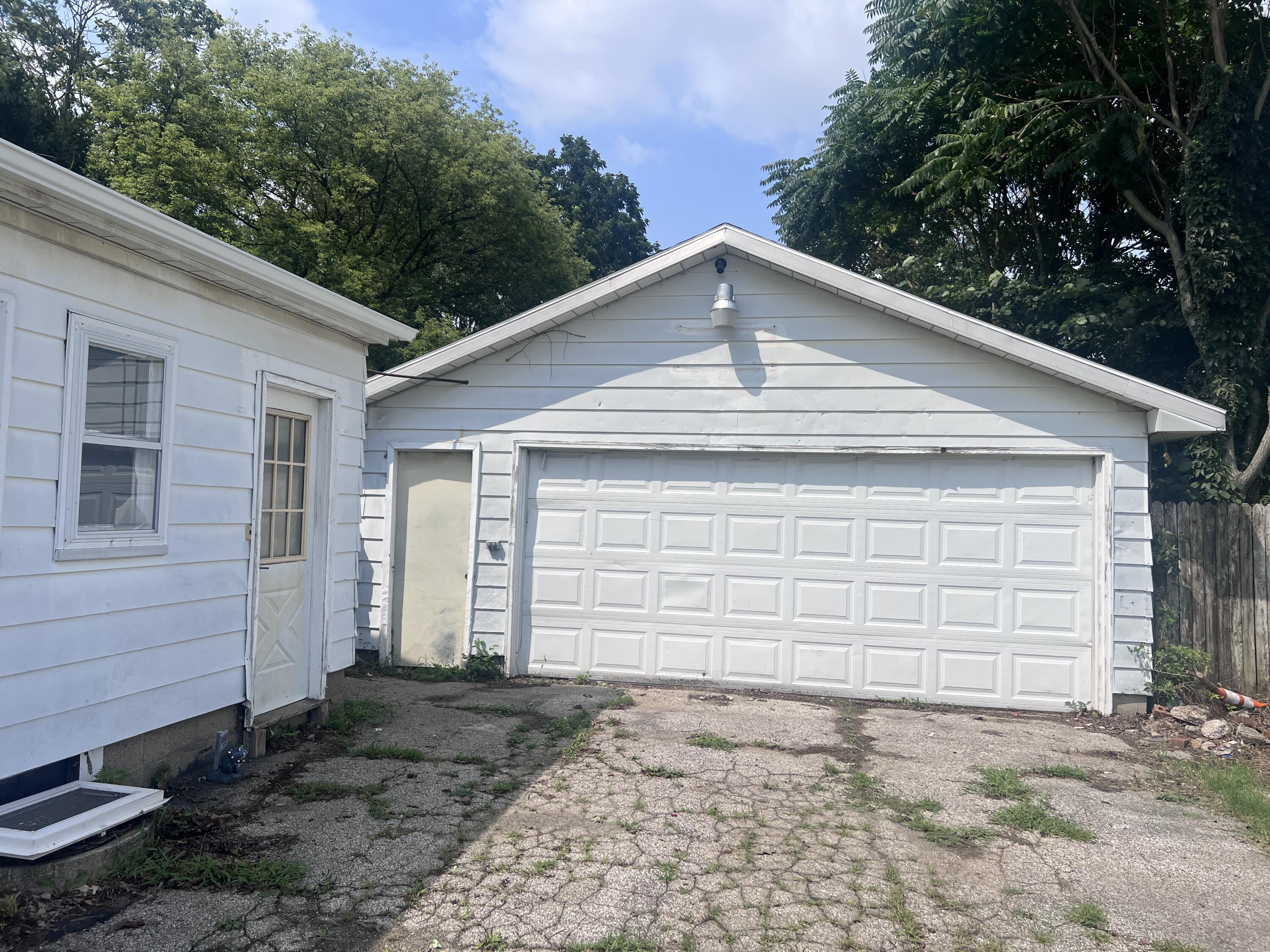 703 E Front Street Buchanan MI 49107