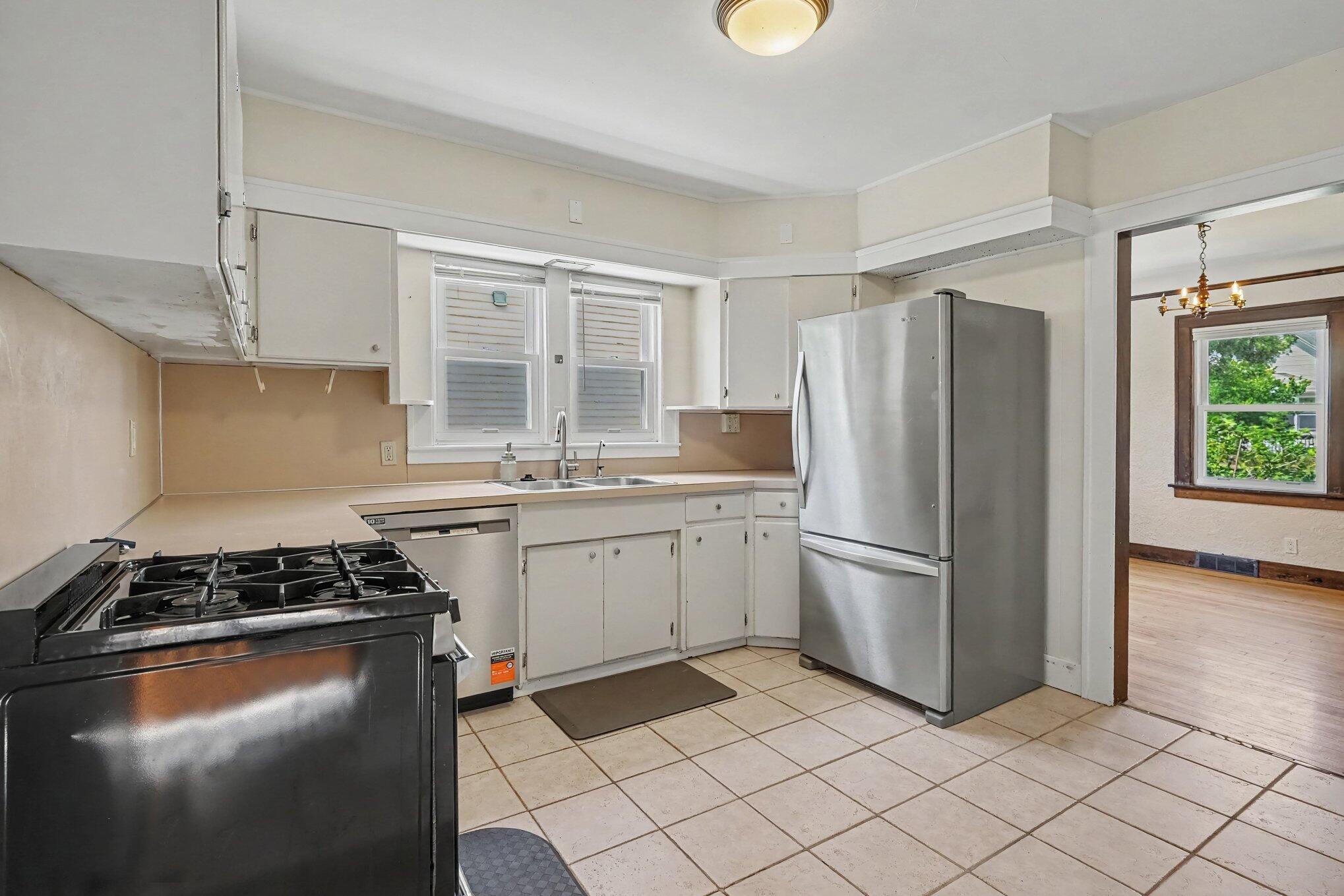194 W 20th Street Holland MI 49423