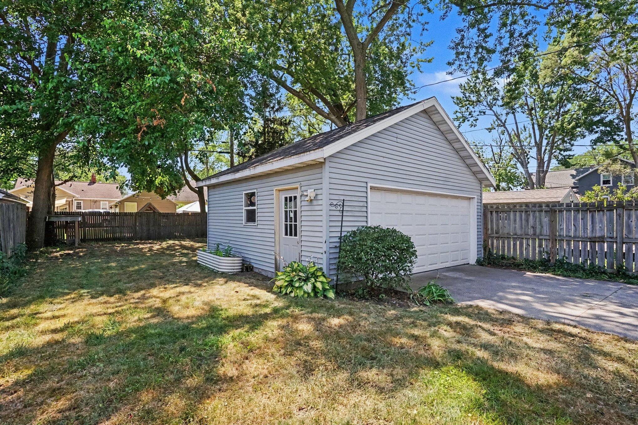 194 W 20th Street Holland MI 49423