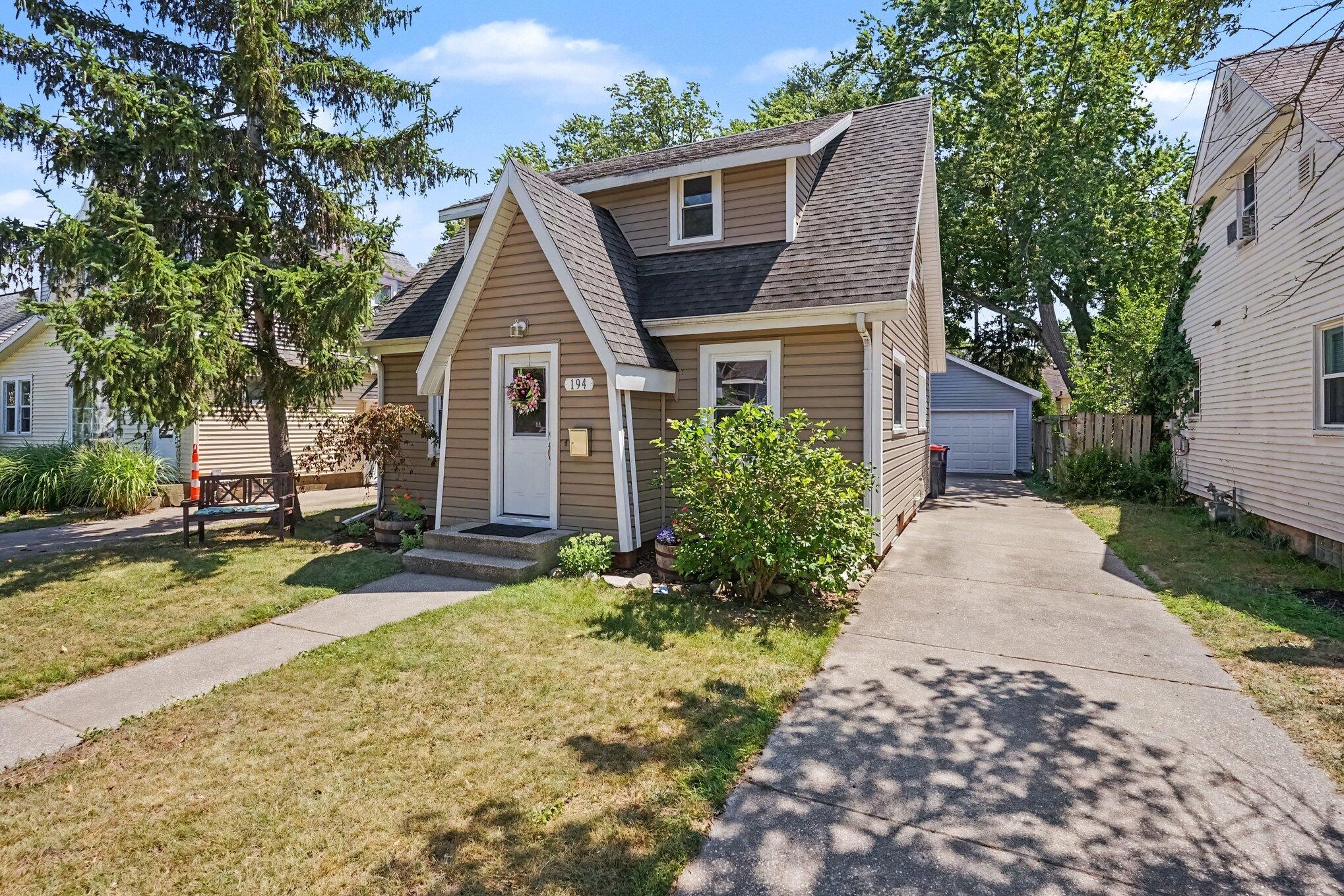 194 W 20th Street Holland MI 49423
